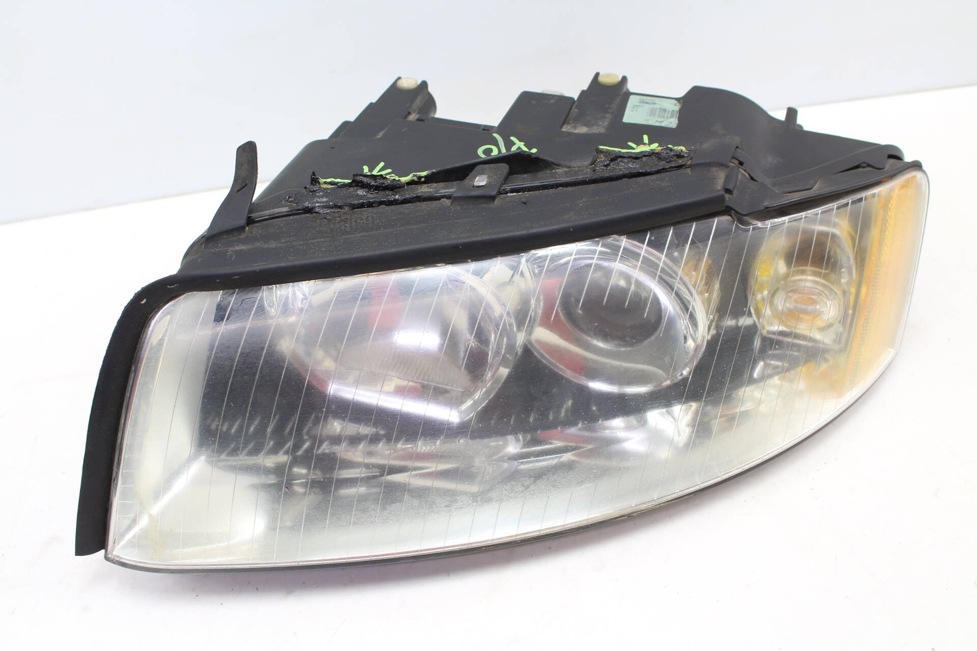 Halogen Headlight / Headlamp 8E0941003