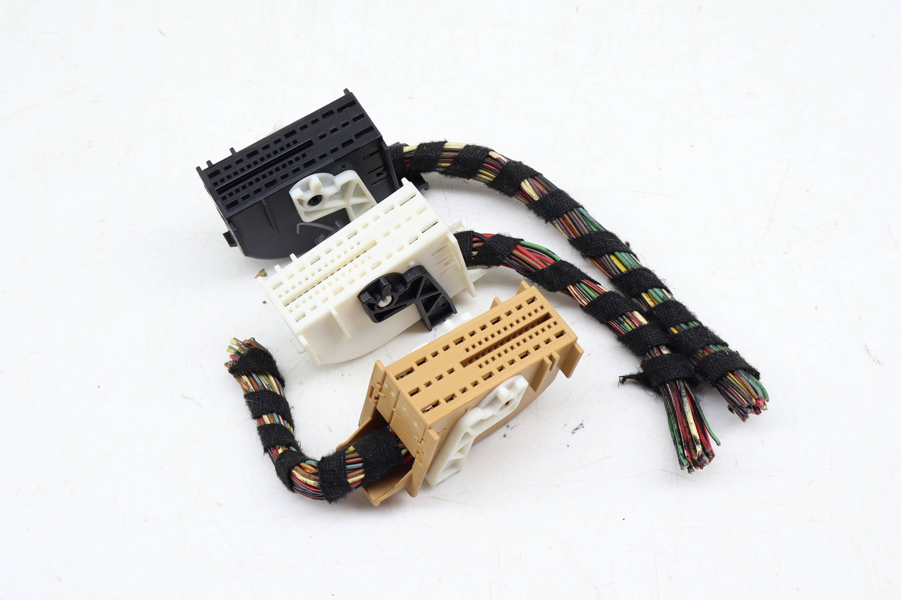 Body / Comfort Control Module Wiring Harness / Connector Set