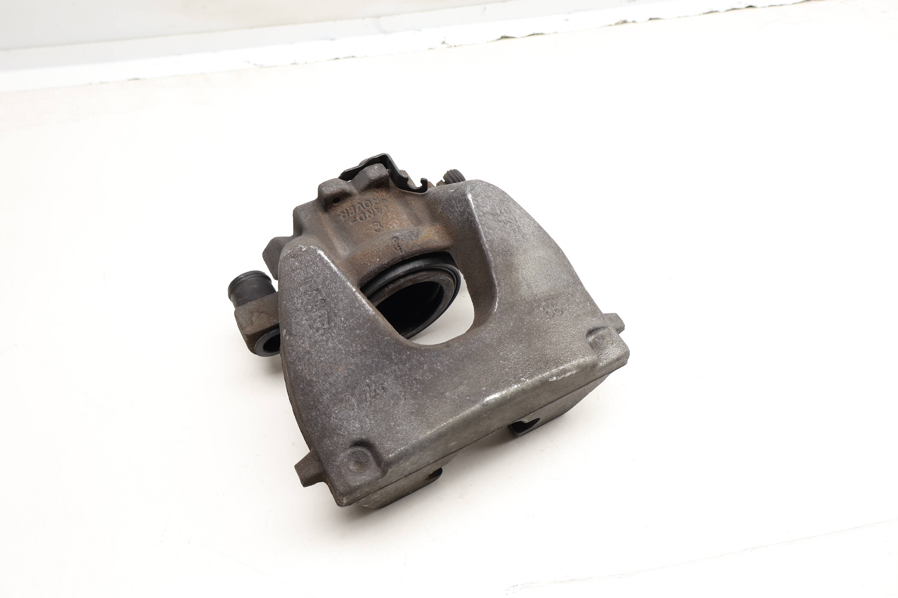Brake Caliper LR061370