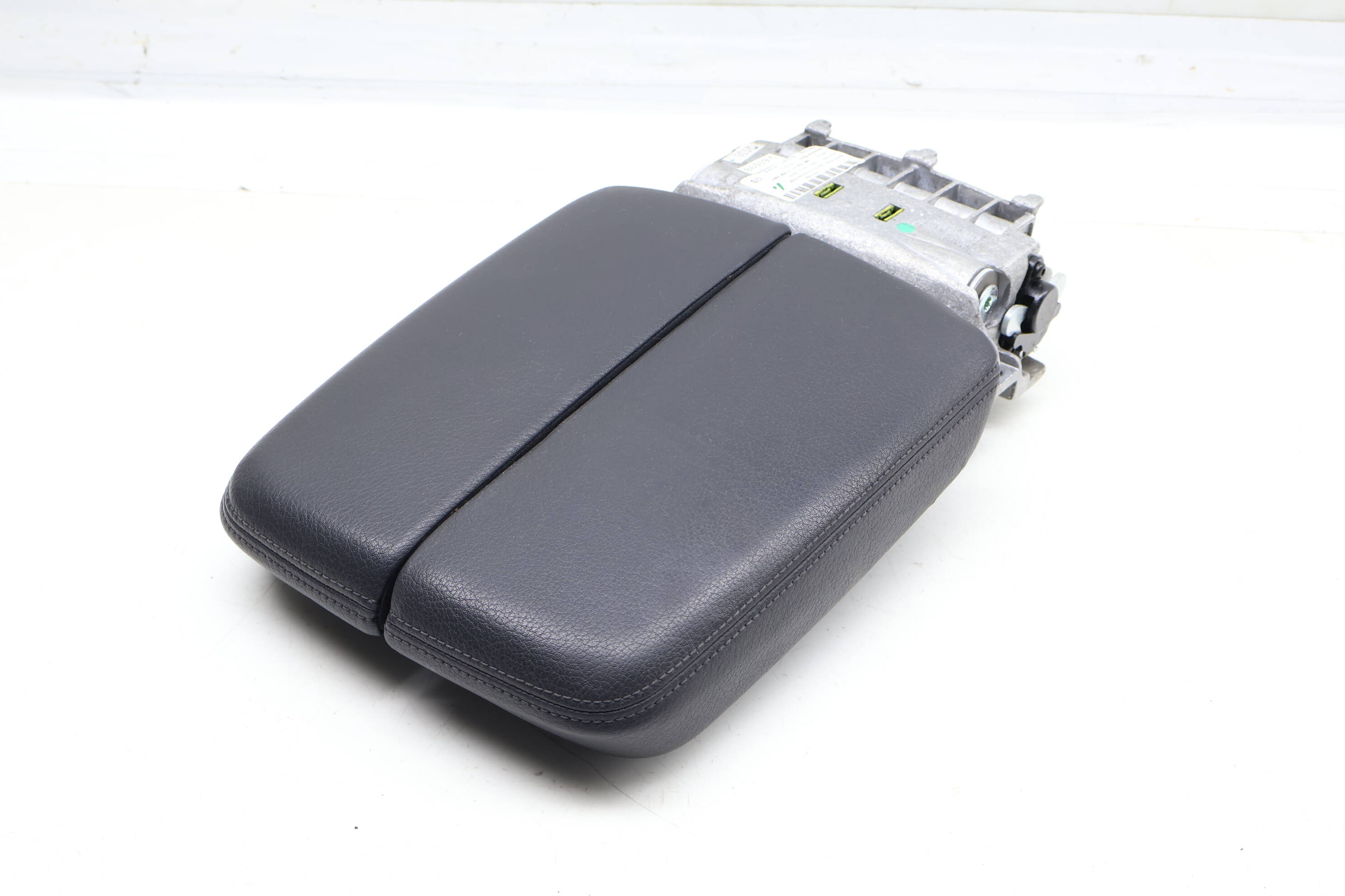 Center Armrest / Arm Rest 4M0864207D