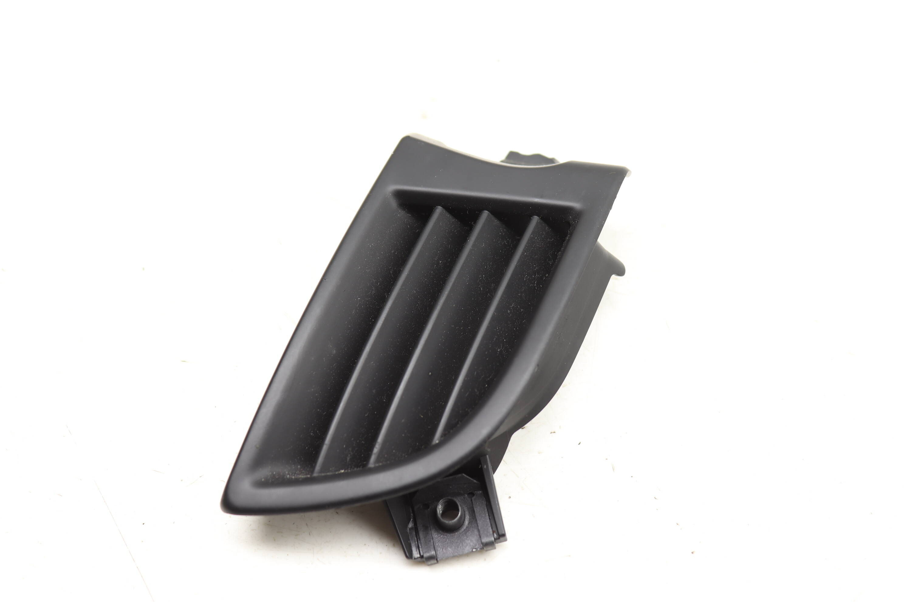 Upper Dash Defrost Trim / Vent 97055245500