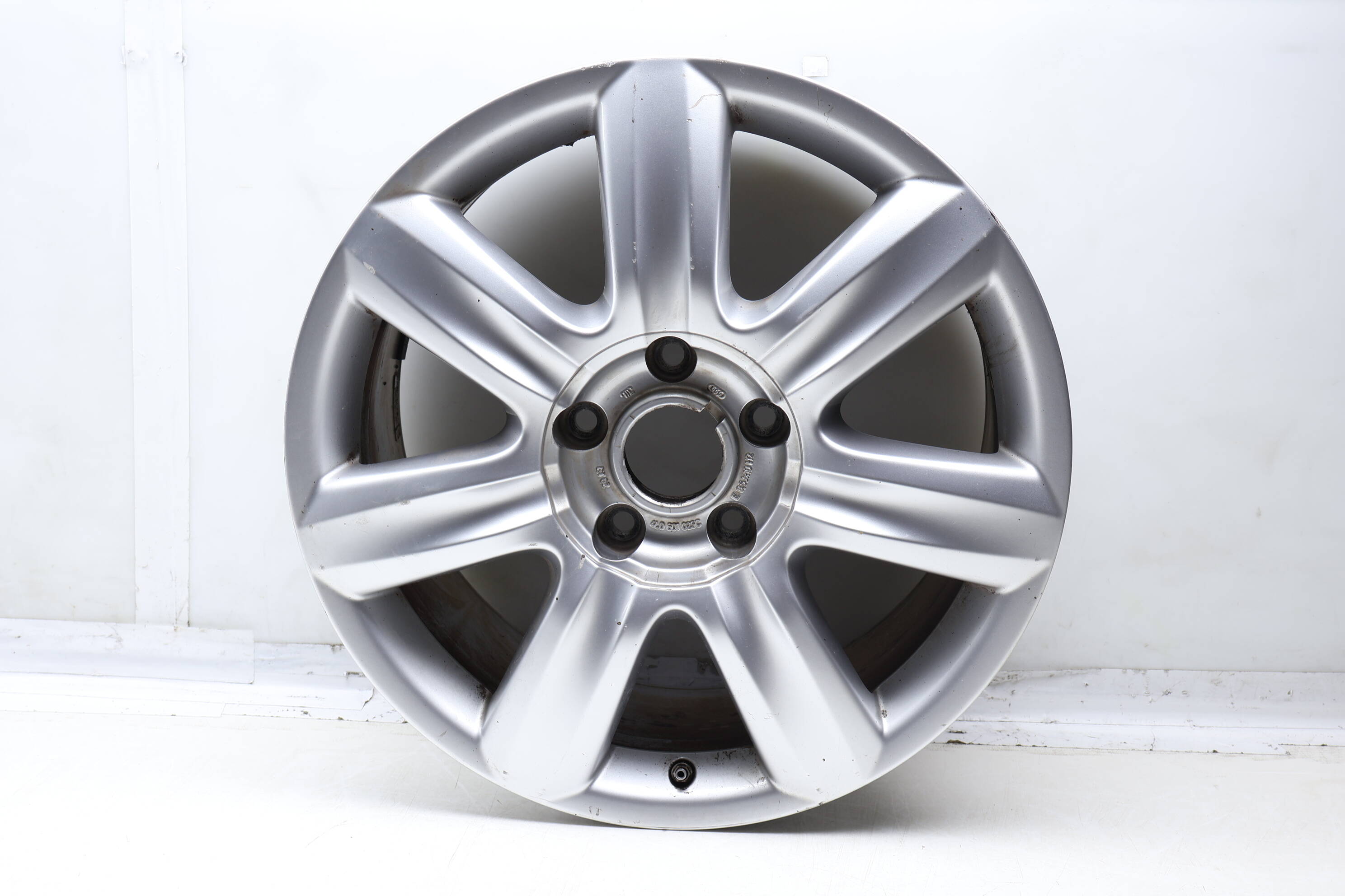 19" Inch Alloy Rim / Wheel - 7-Spoke 4L0601025C