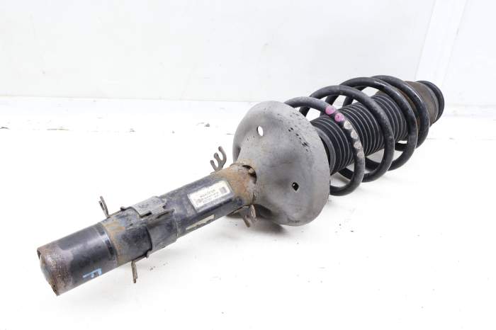 Strut / Spring Assembly 8N0413031M main product photo