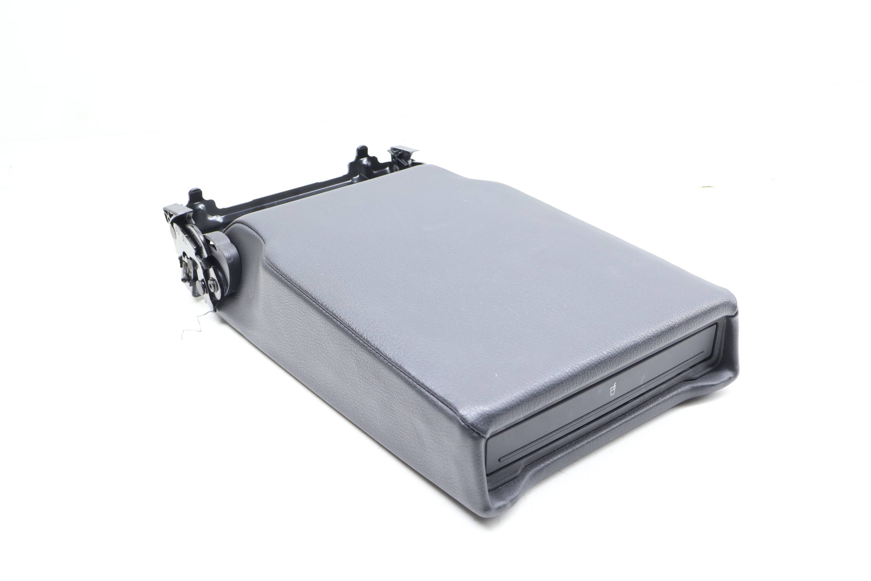 2Nd Row Armrest / Cup Holder 4L0883081M