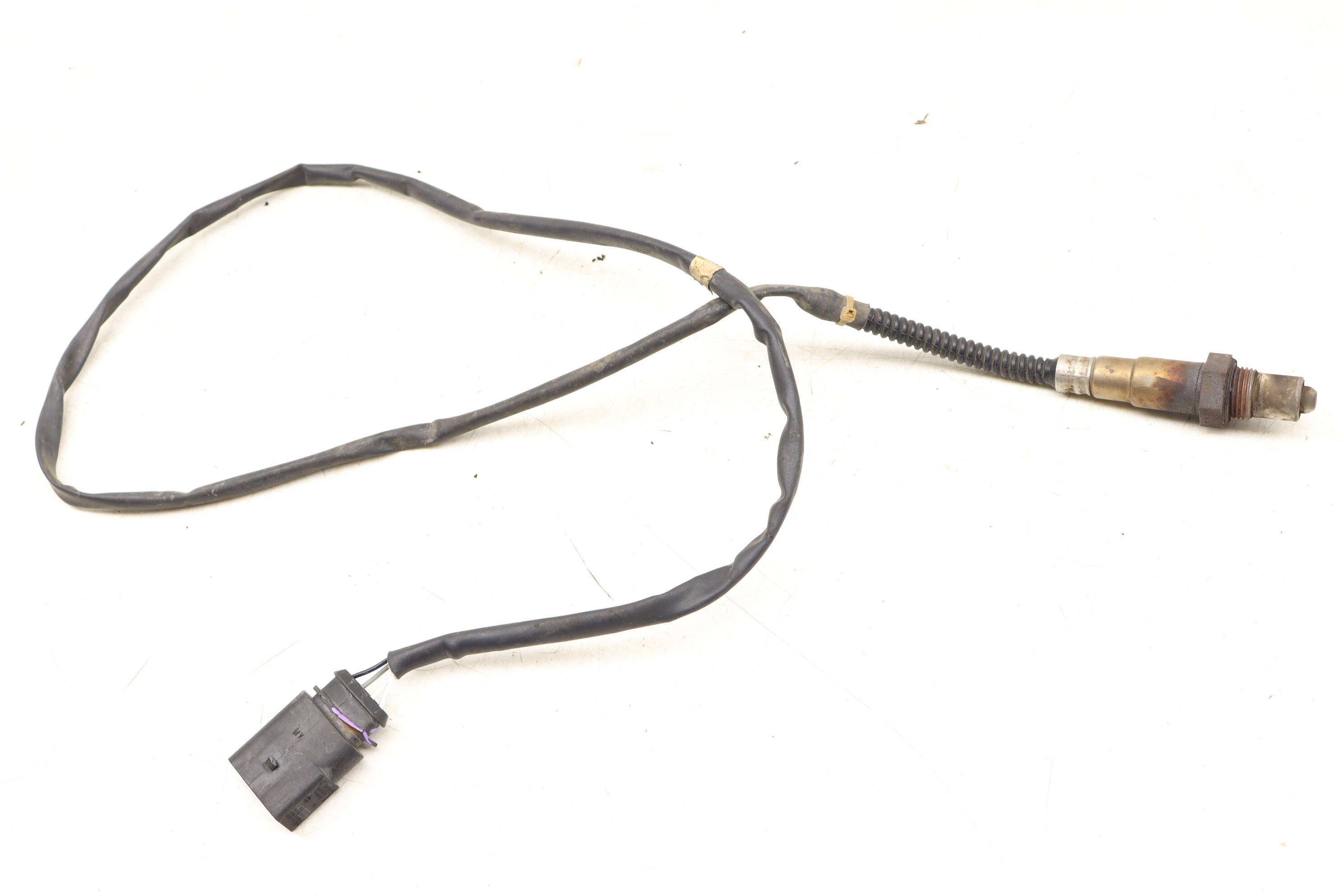 Post Cat Oxygen / O2 Sensor 077906262B