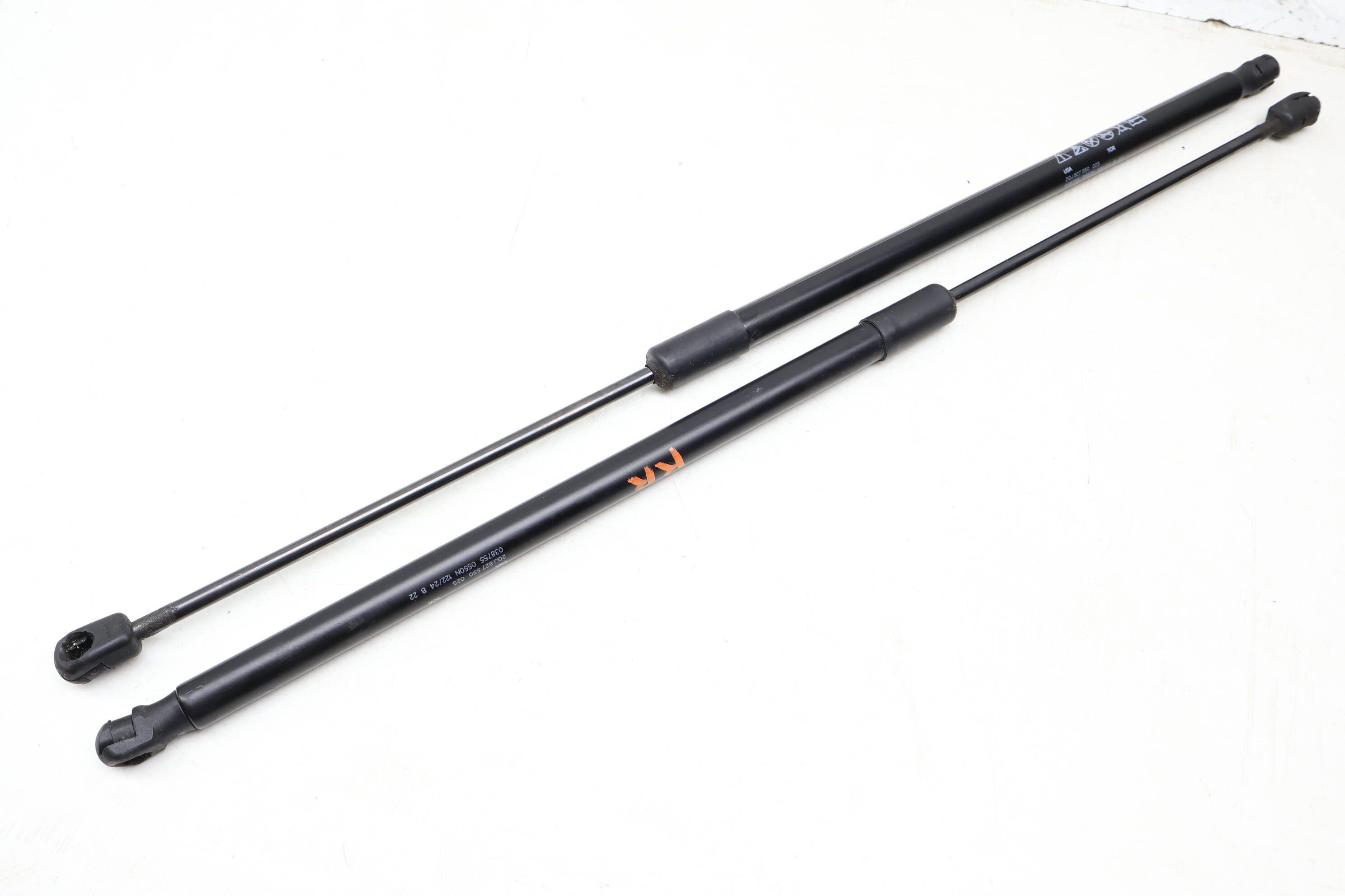 Trunk Hatch Strut / Shock Set 2GJ827550