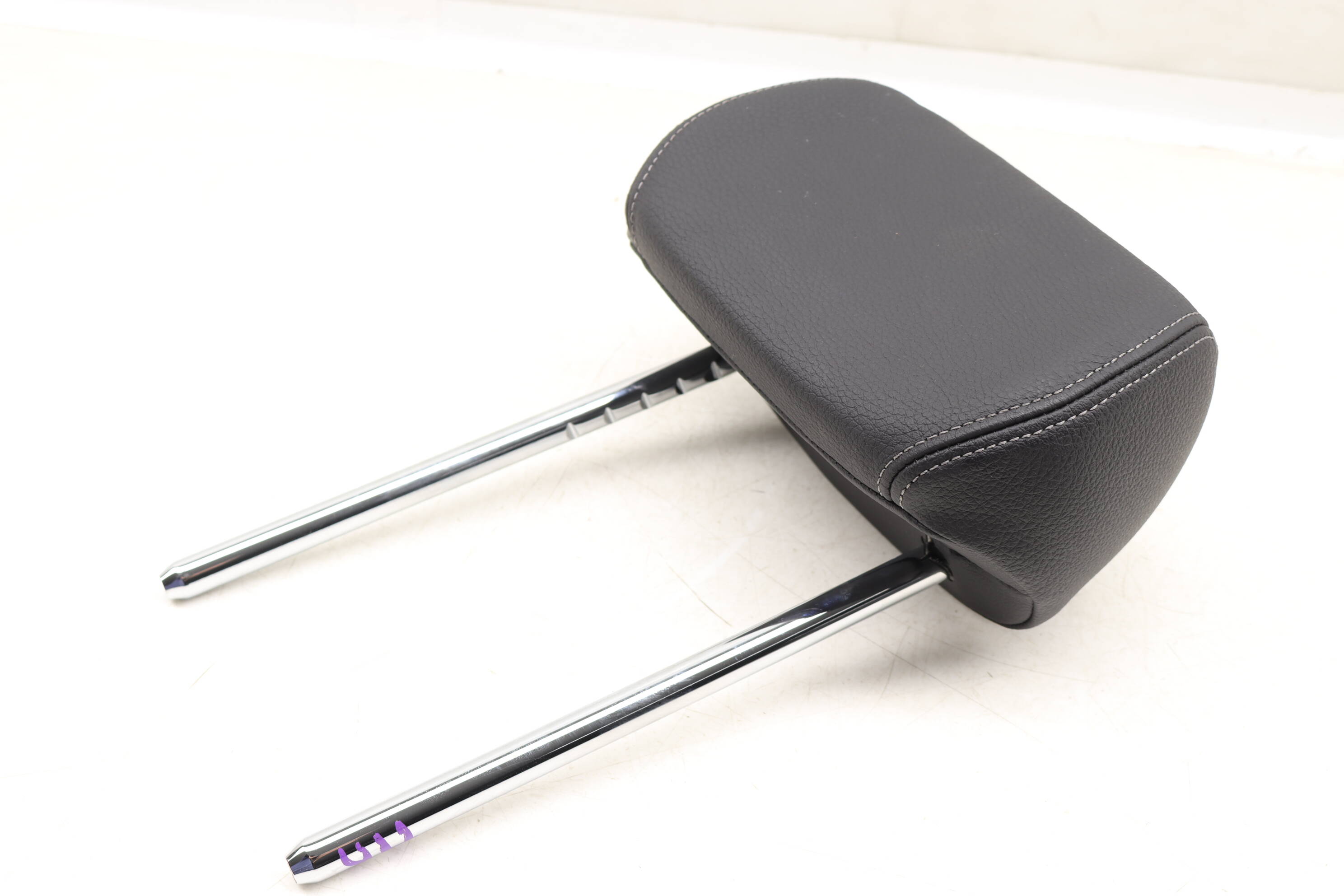 Seat Headrest / Head Rest (Outer) 52207319512