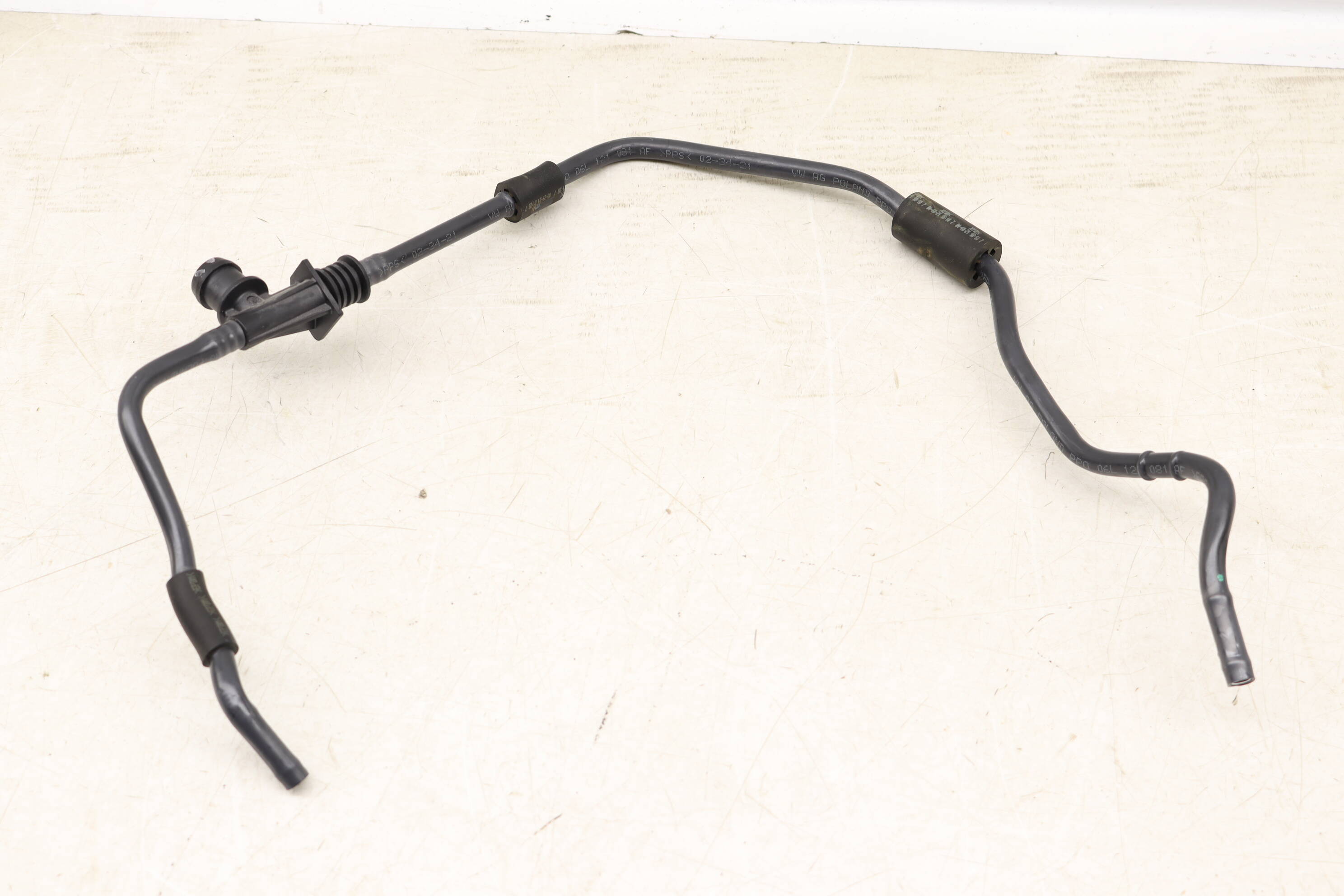 Coolant Reservoir Breather Hose / Line 06L121081AF