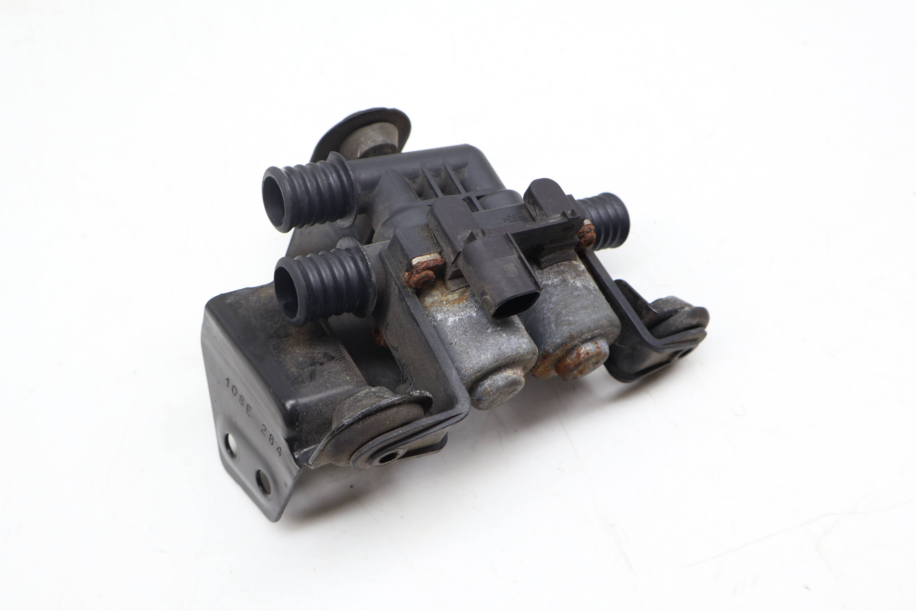 Heater / Water Control Valve 64116910544