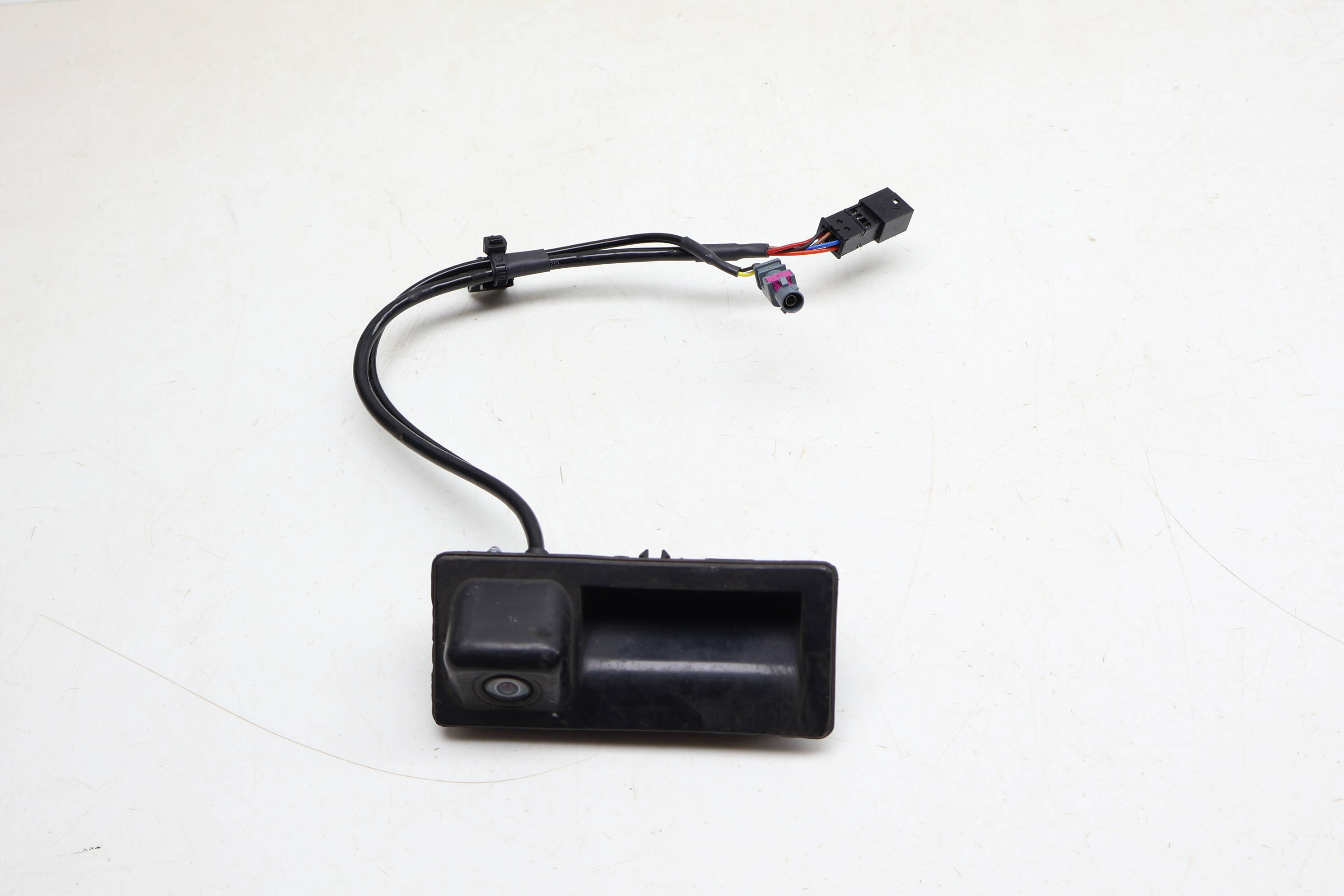 Trunk Release Handle W/ Backup Camera 4M0827566C