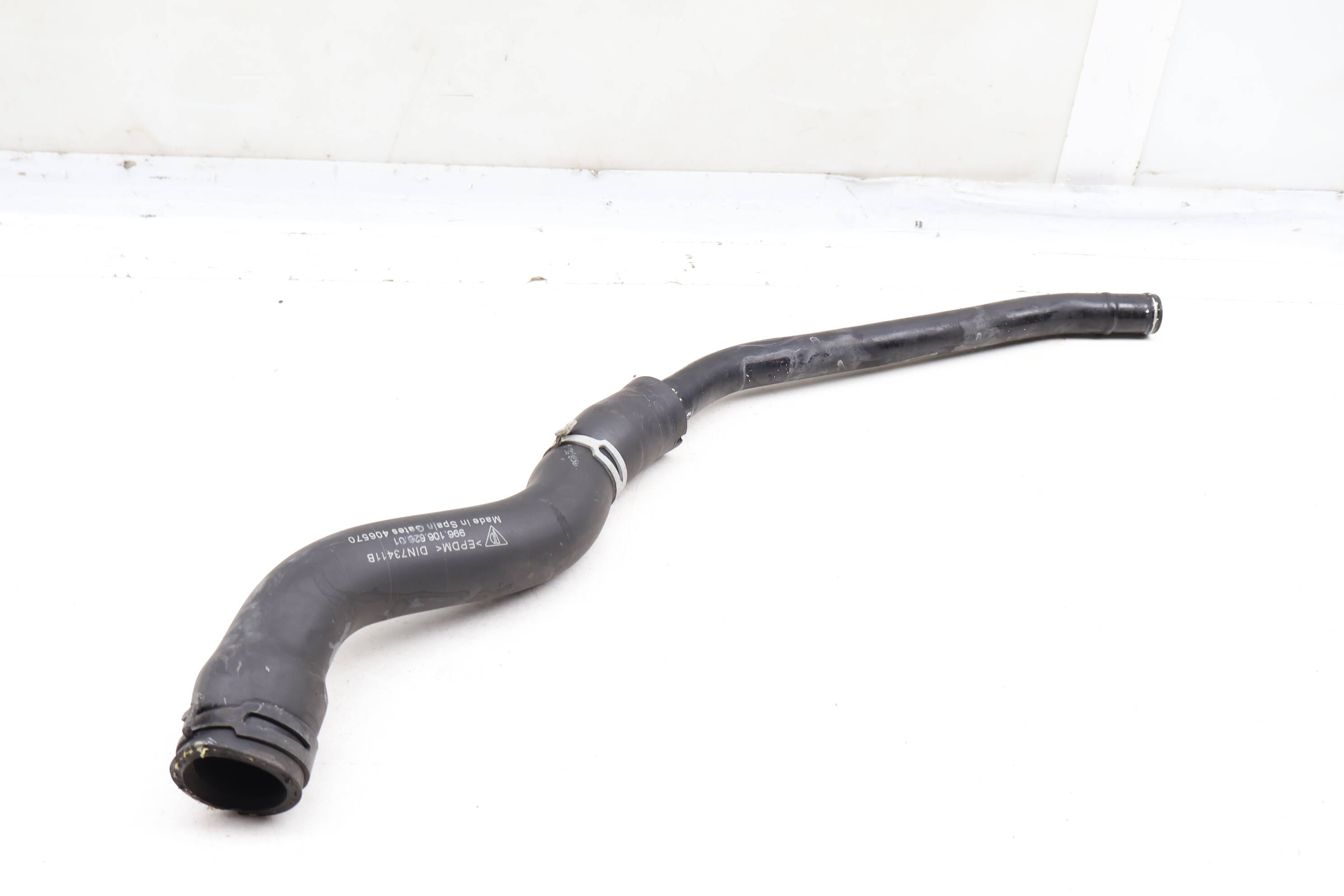 Lower Radiator Coolant Hose (Return) 99610662601