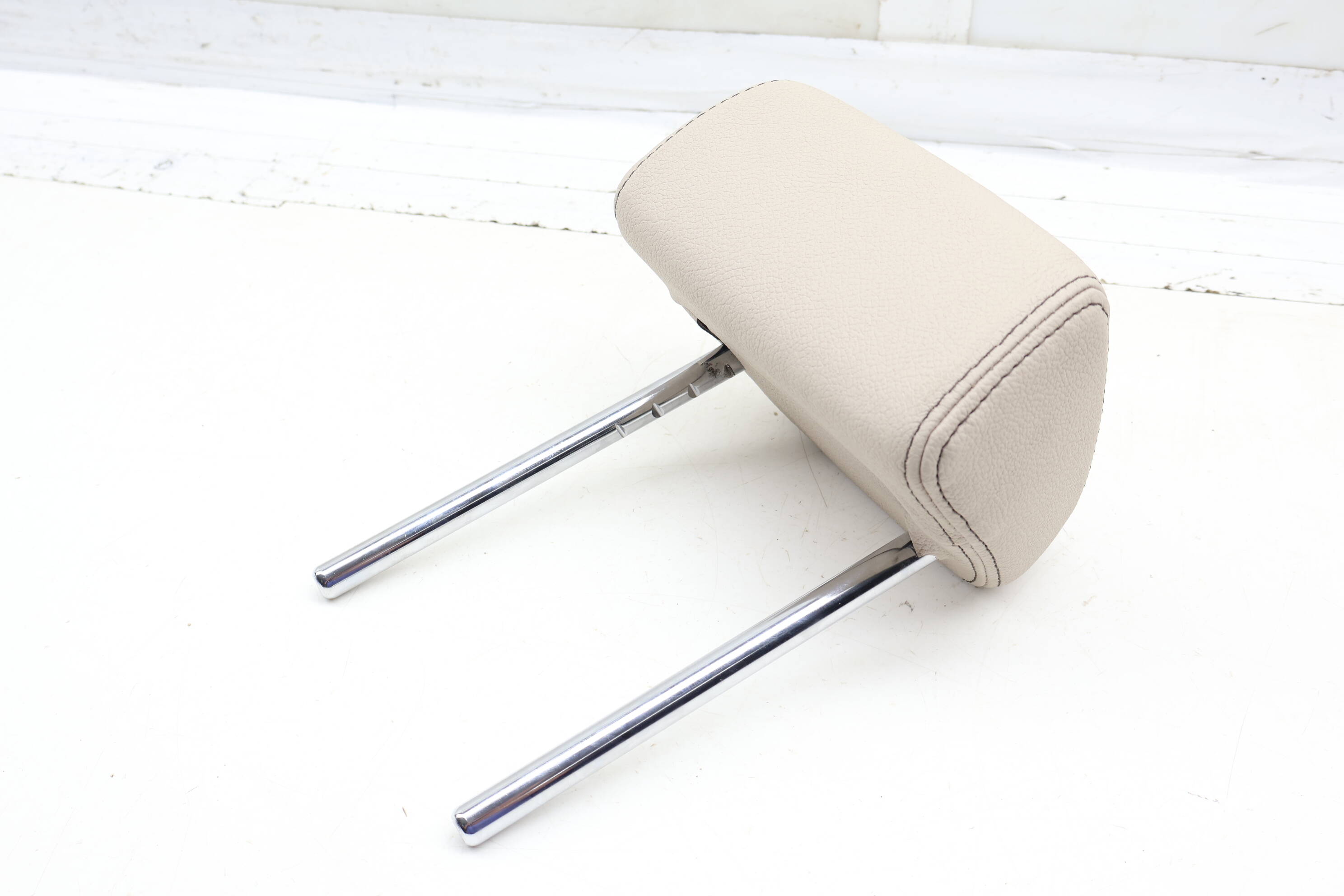 Headrest / Head Rest (Leather) 52207366556