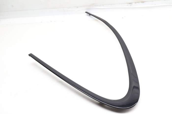 Quarter Window Glass Trim / Molding 7P5853995H main product photo