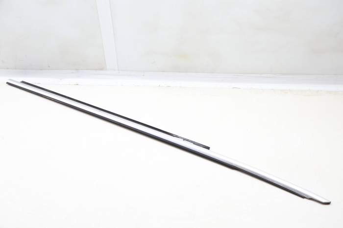 Door Window Slot Seal Trim 8T0853283D main product photo