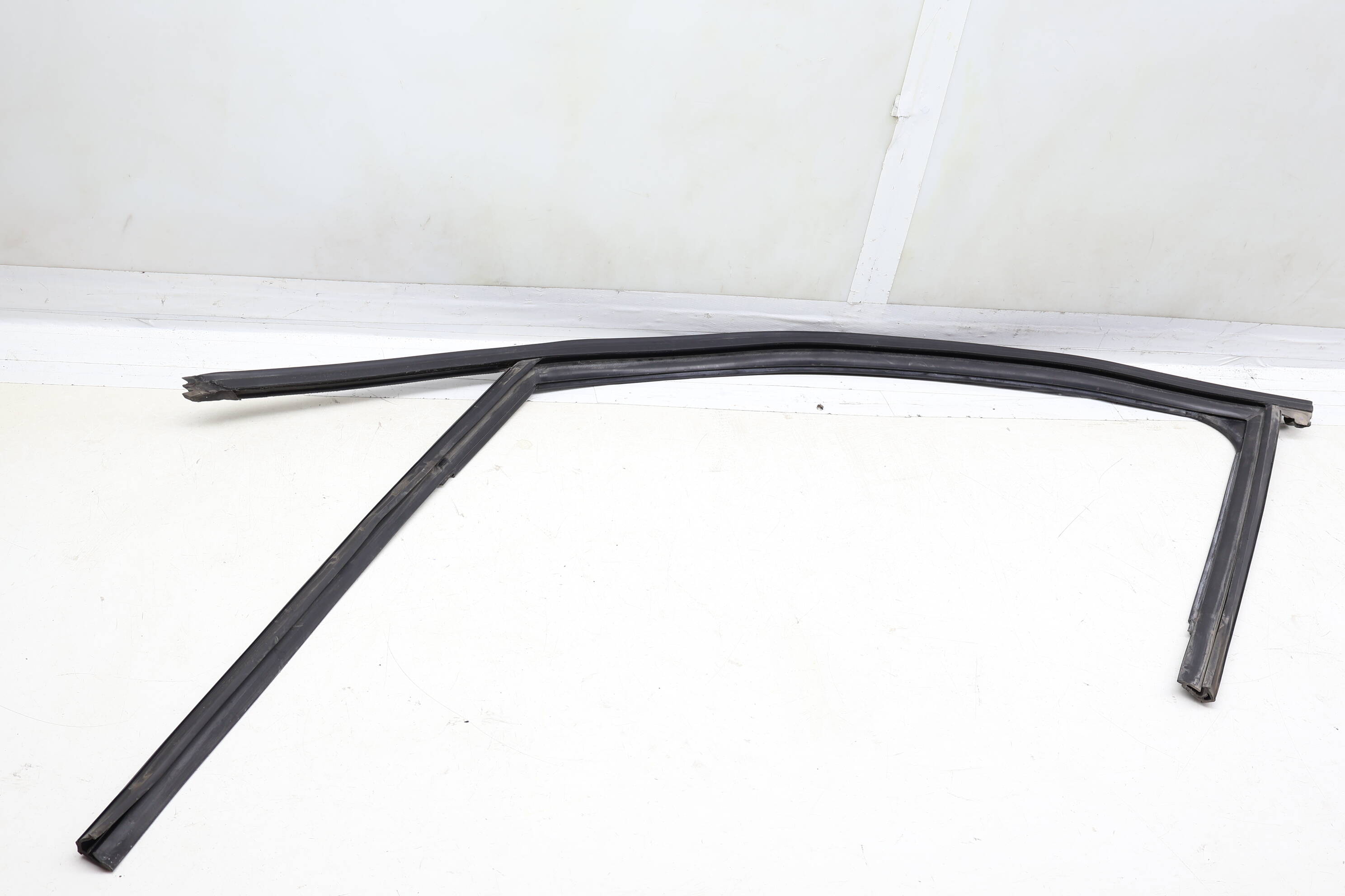 Window Glass Channel / Seal 8K0837439H