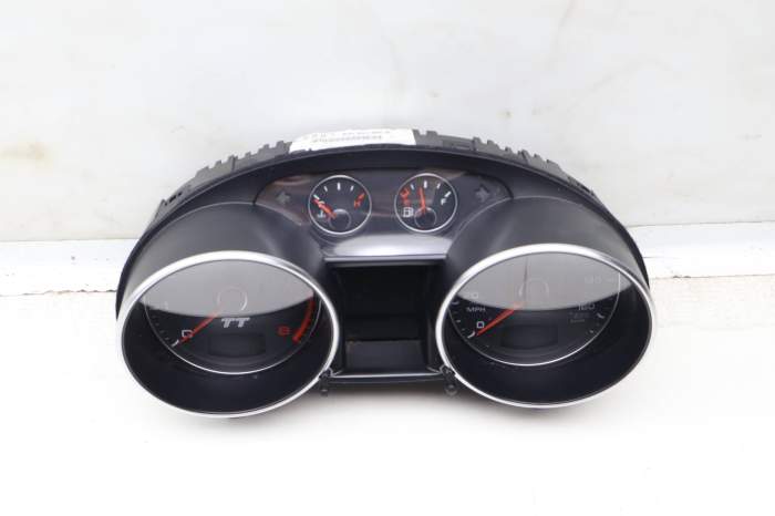 Instrument Cluster / Speedometer 8J0920990S main product photo