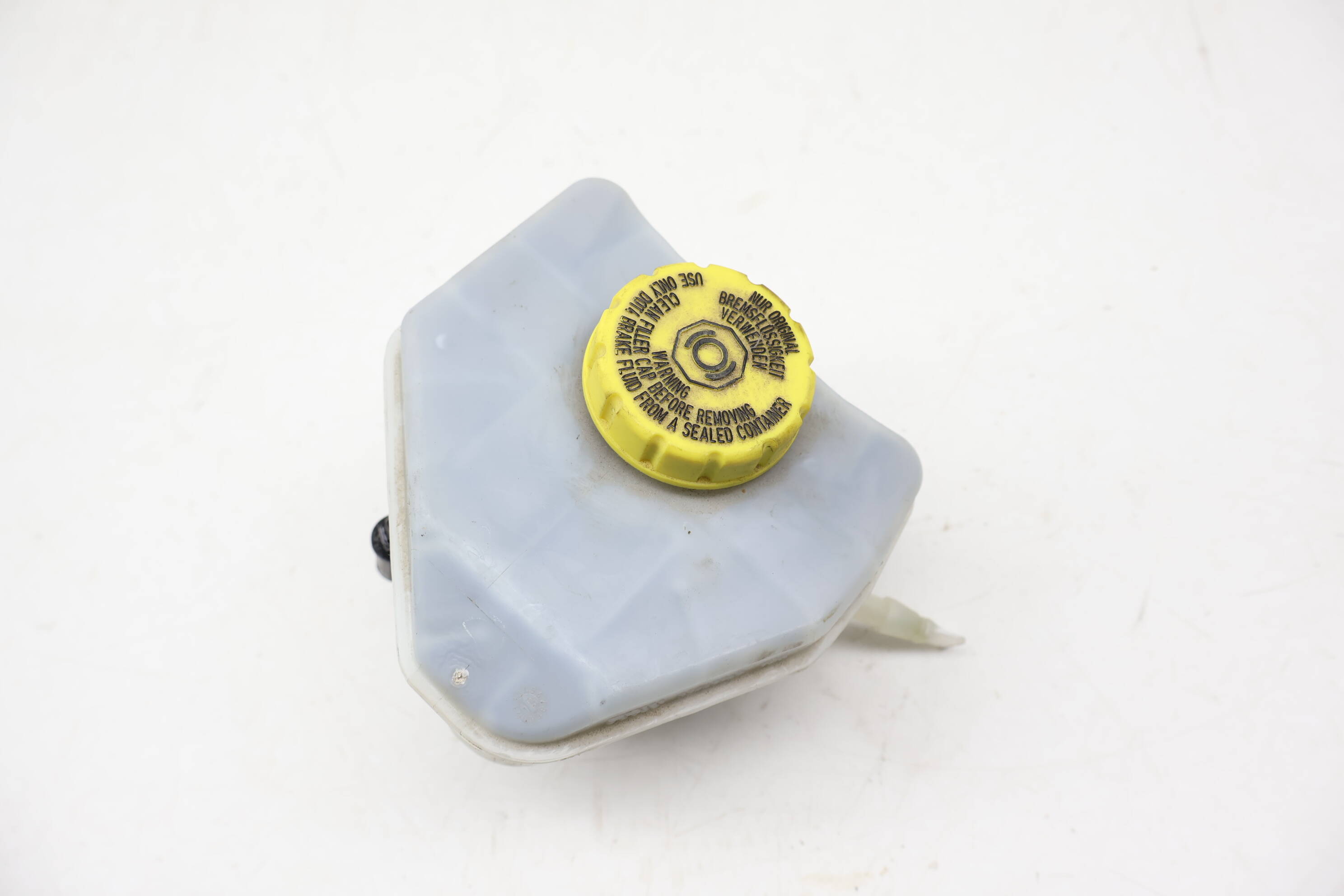Brake Fluid Reservoir / Tank 7P0611303A 95835511300
