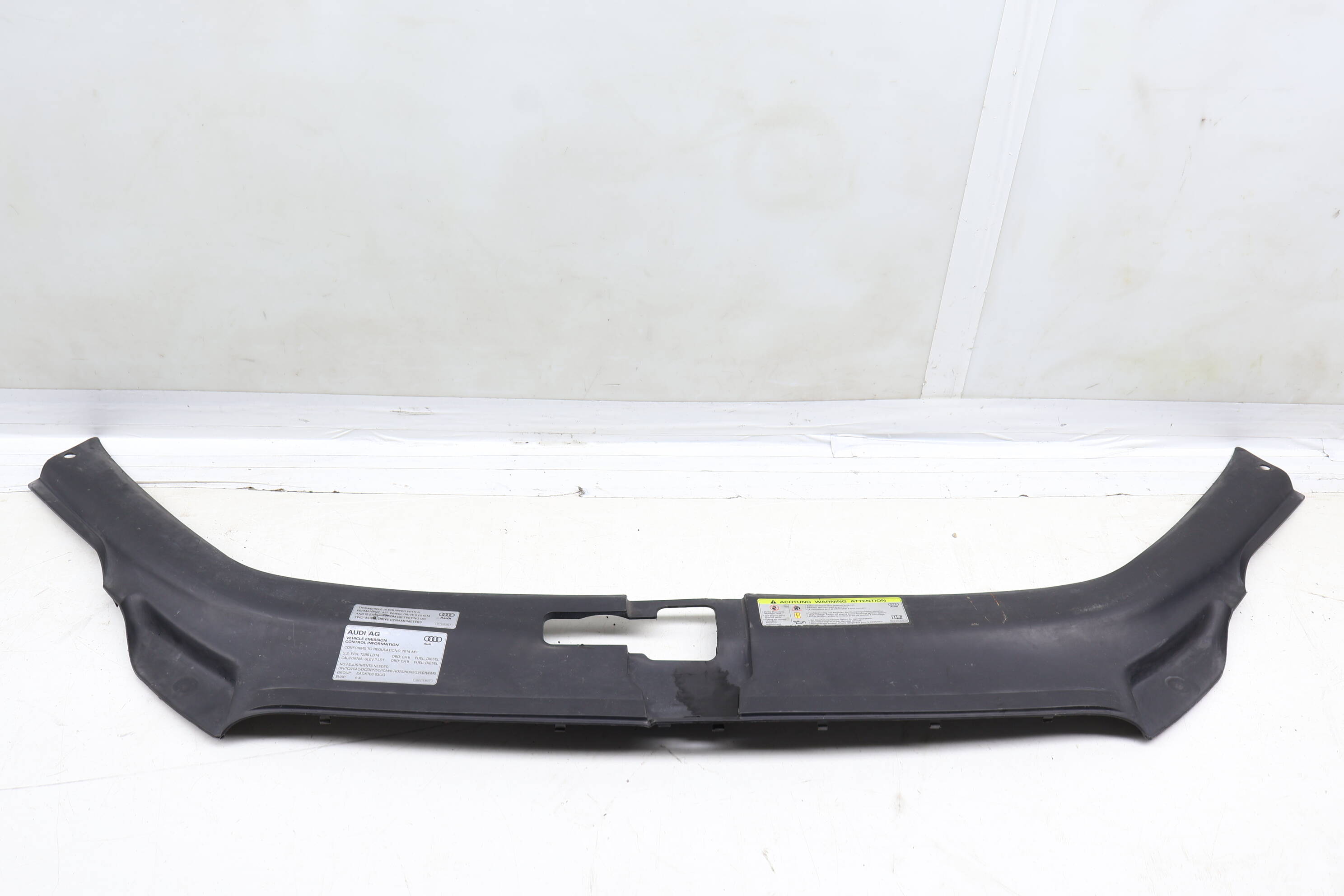 Upper Core / Radiator Support Cover 4L0807081