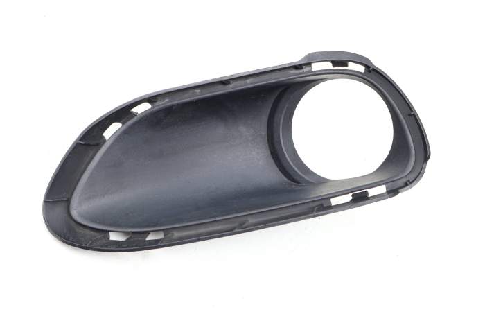 Bumper Fog Light Trim / Bezel 7P5807594 95850509400 main product photo