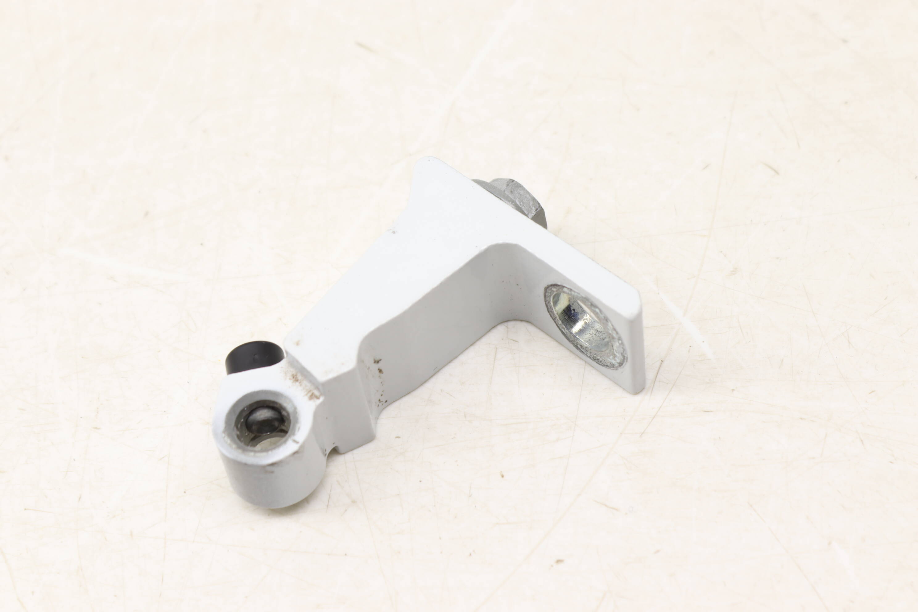 Lower Door Hinge 8V5833404C