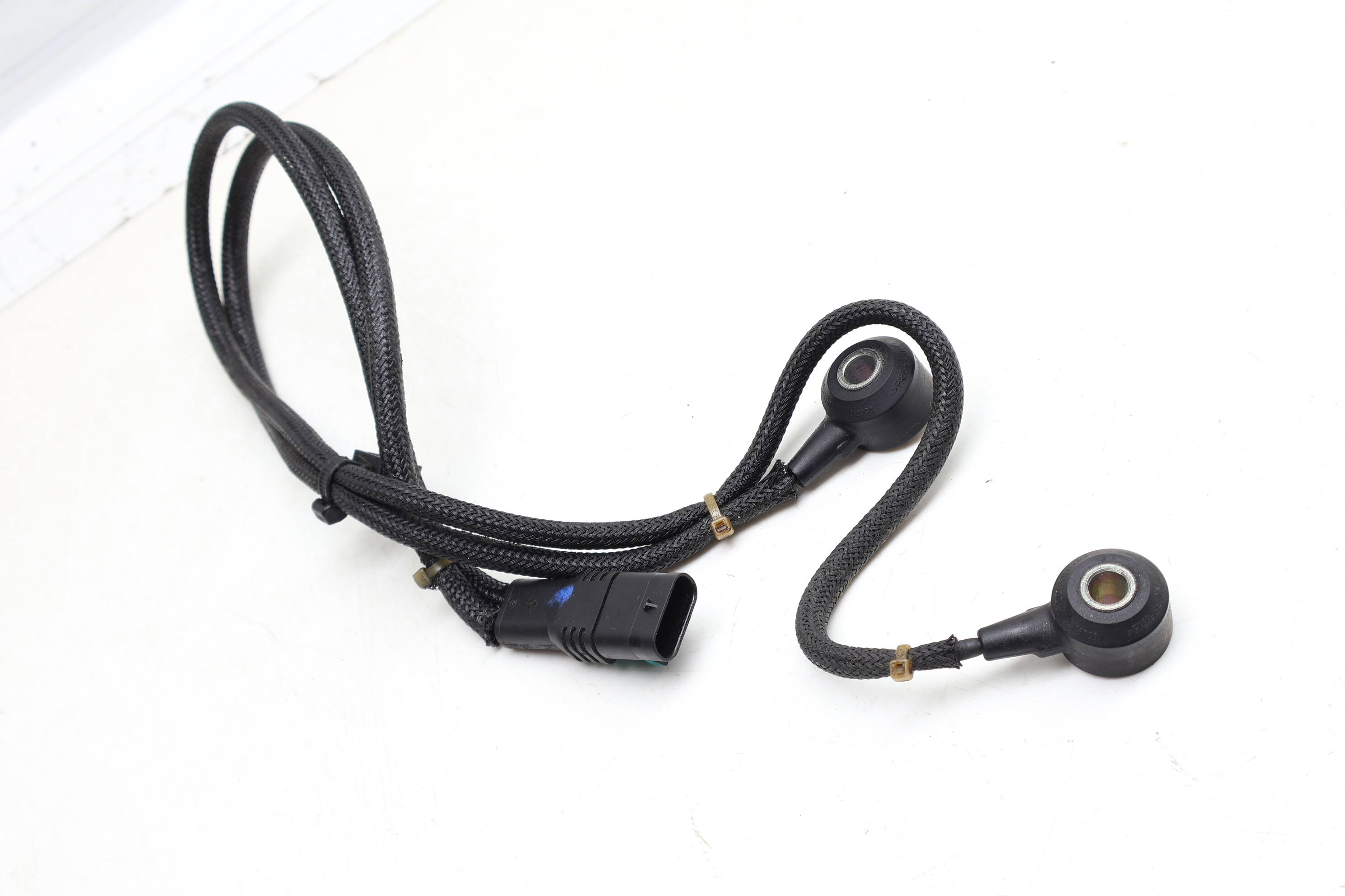 Engine Knock / Ping Sensor 2789050000