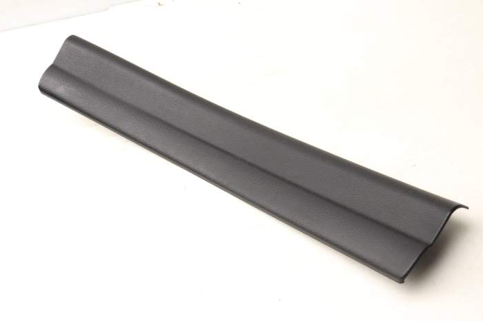 Inner Door Sill Trim / Cover 51477326812 main product photo
