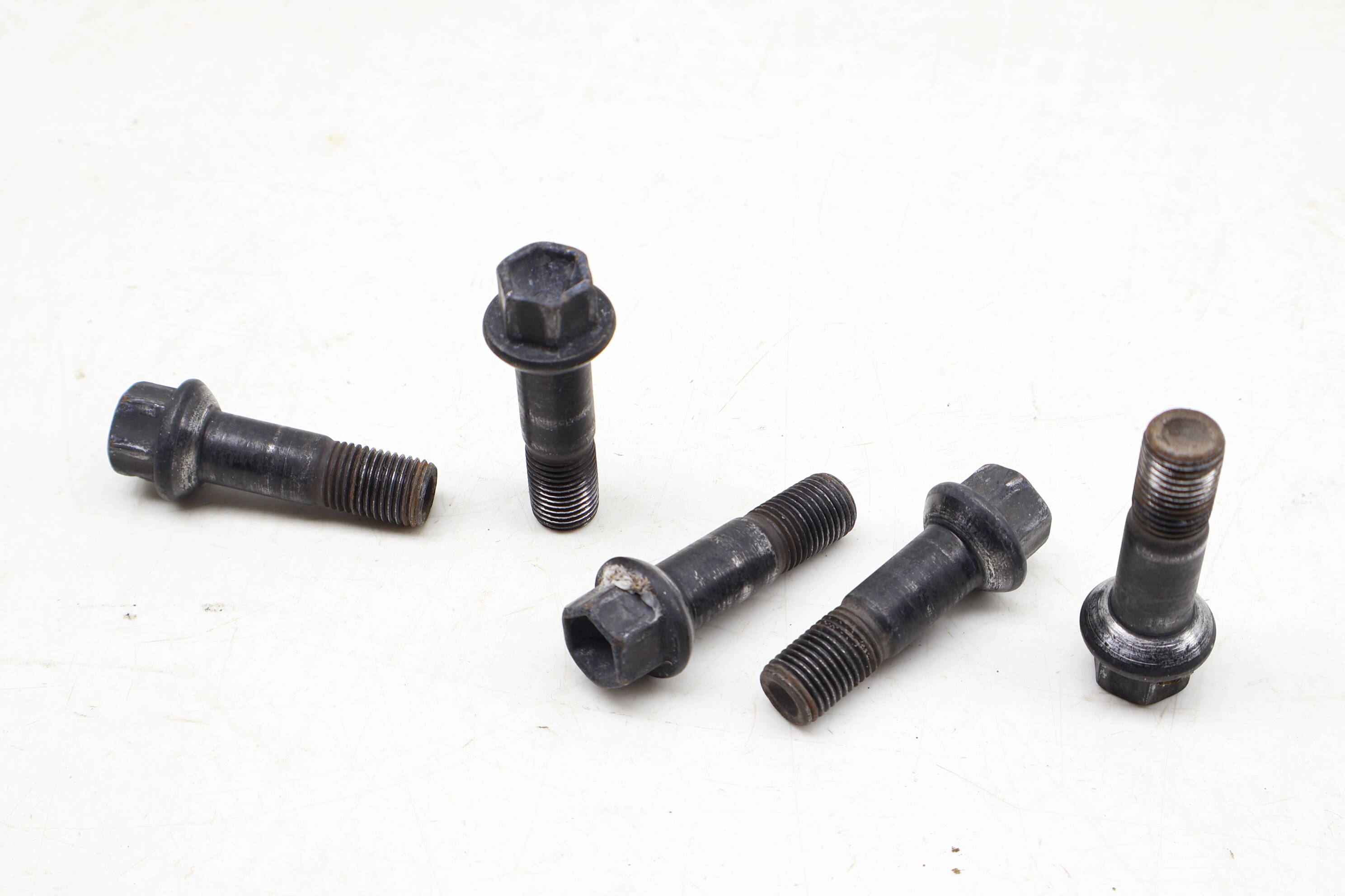 Wheel Bolt / Lug Nut Set (5) 0009901807