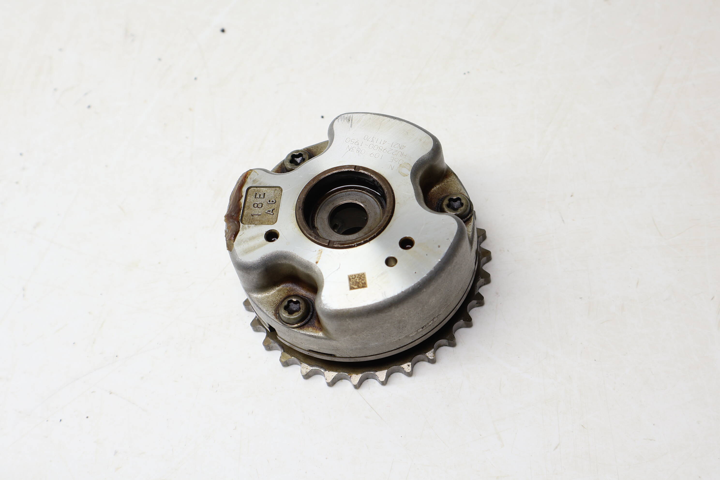 Intake Cam / Camshaft Gear Adjuster Unit 06E109083N 95810505100