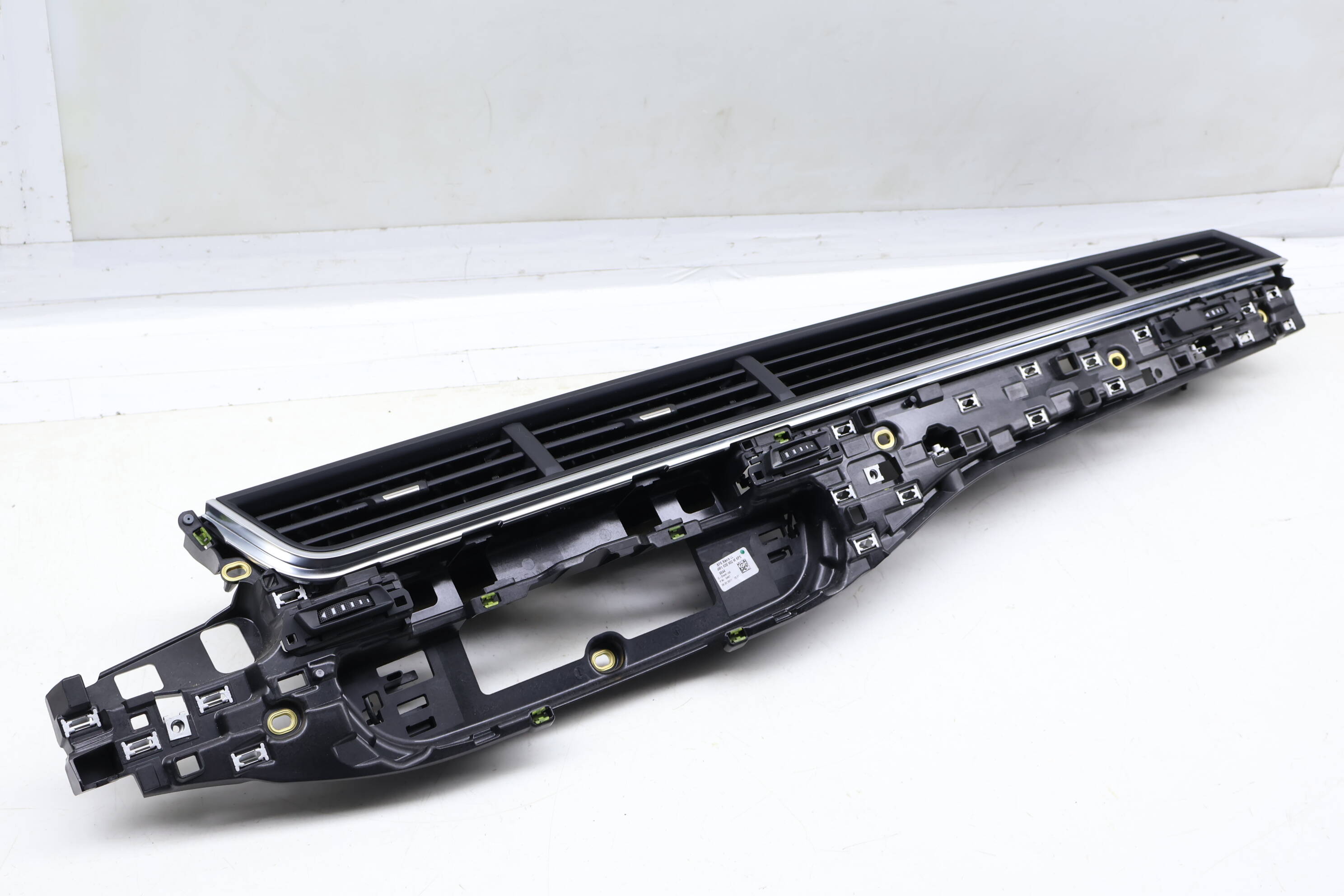 Center Dash Air Vent 4M1820902M