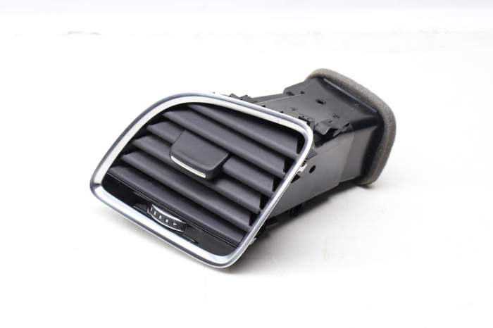 Dash Air Vent 8U1820901E main product photo