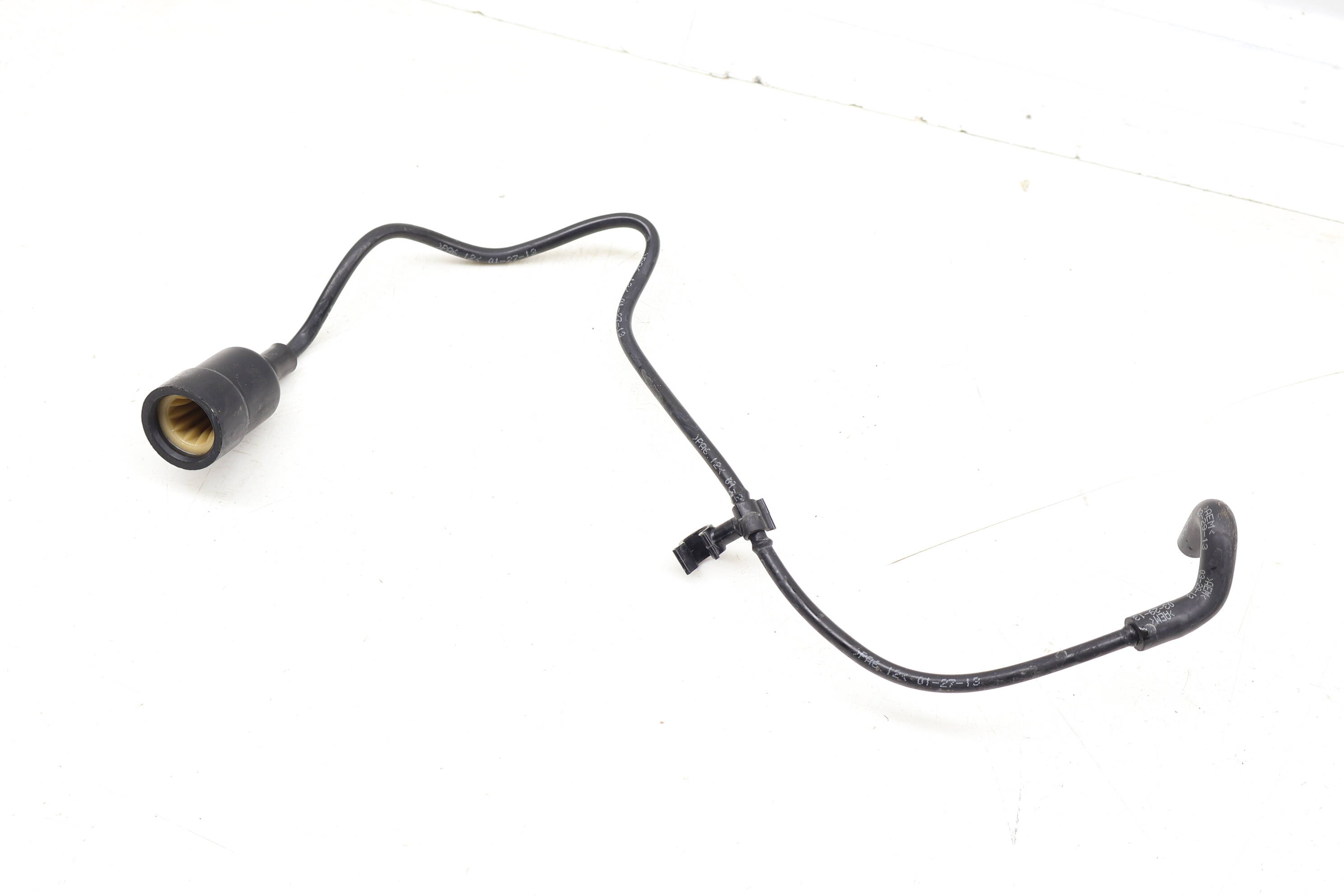 Air Intake Hose / Line 06H133583B