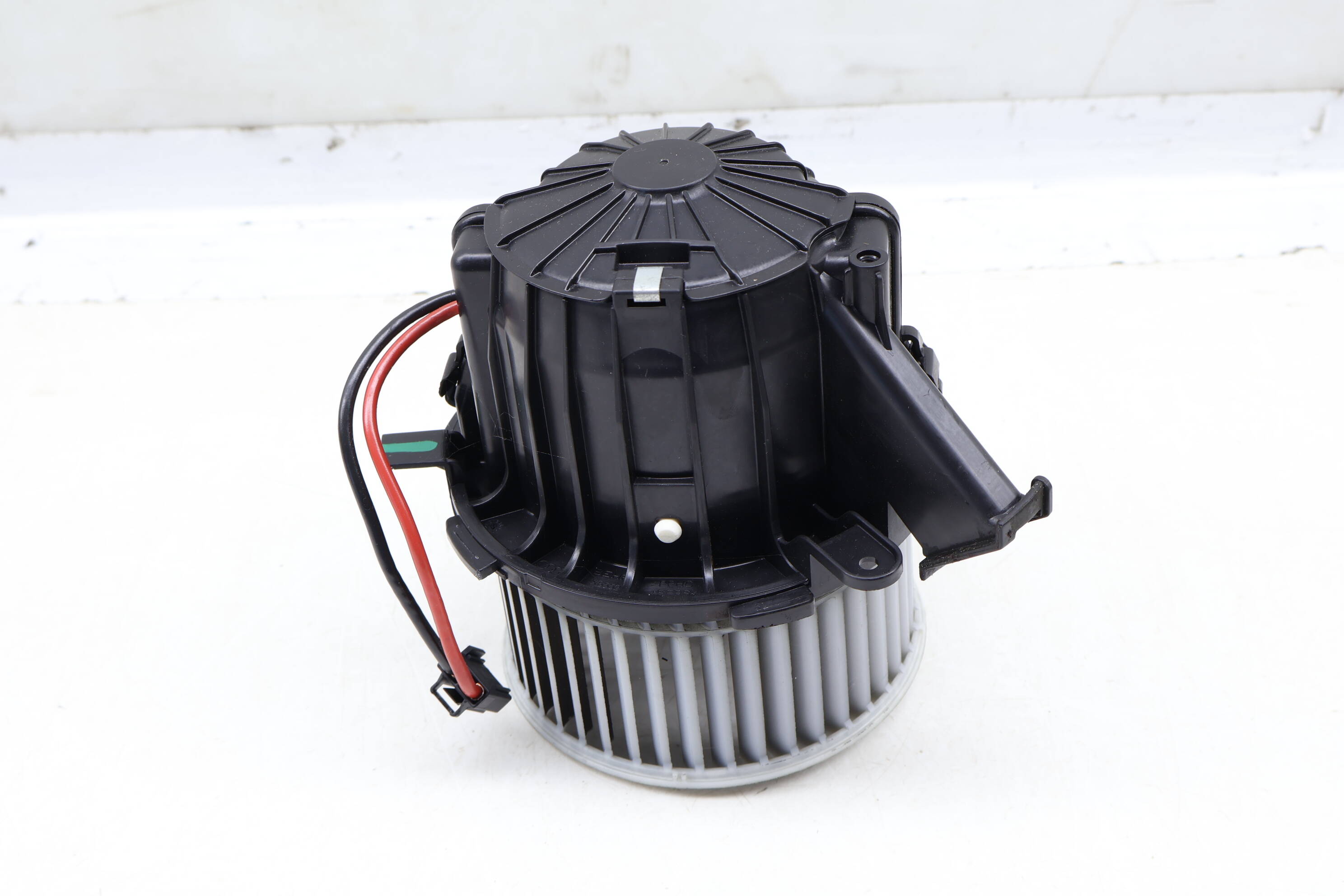 Blower Motor / Fan 8T1820021 PAB820021C