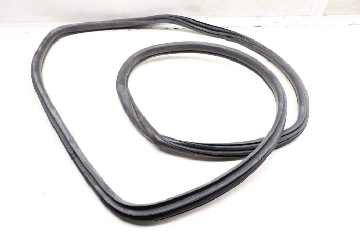 Door Seal / Weather Stripping 7258336 main product photo