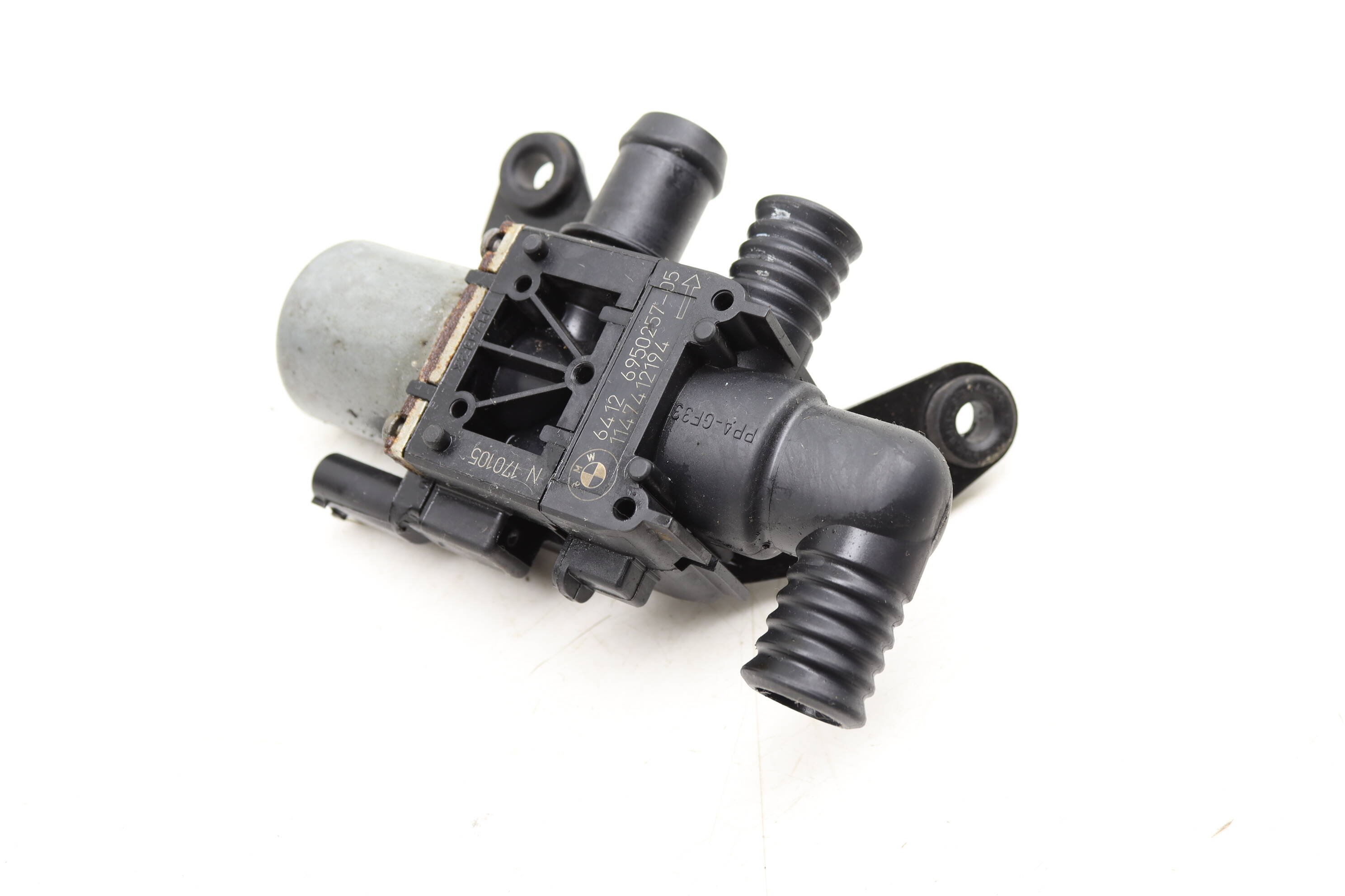 Heater / Water Control Valve 64126950257