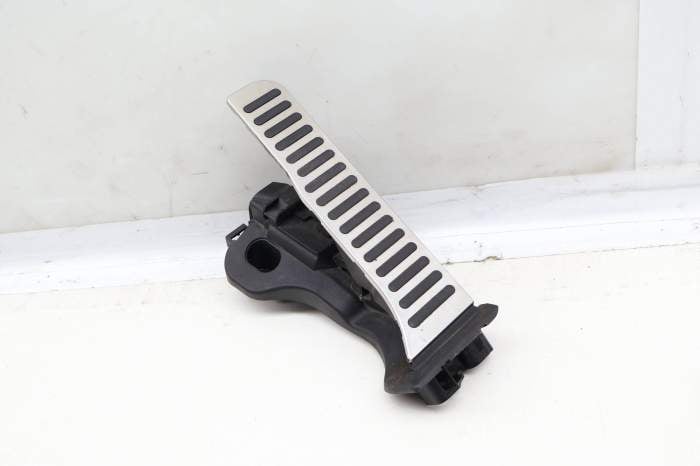 VW Gas Pedal / Accelerator Module 1K1723503N