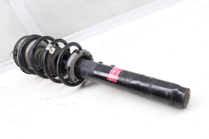 Strut Shock / Spring Assembly 6851333 main product photo