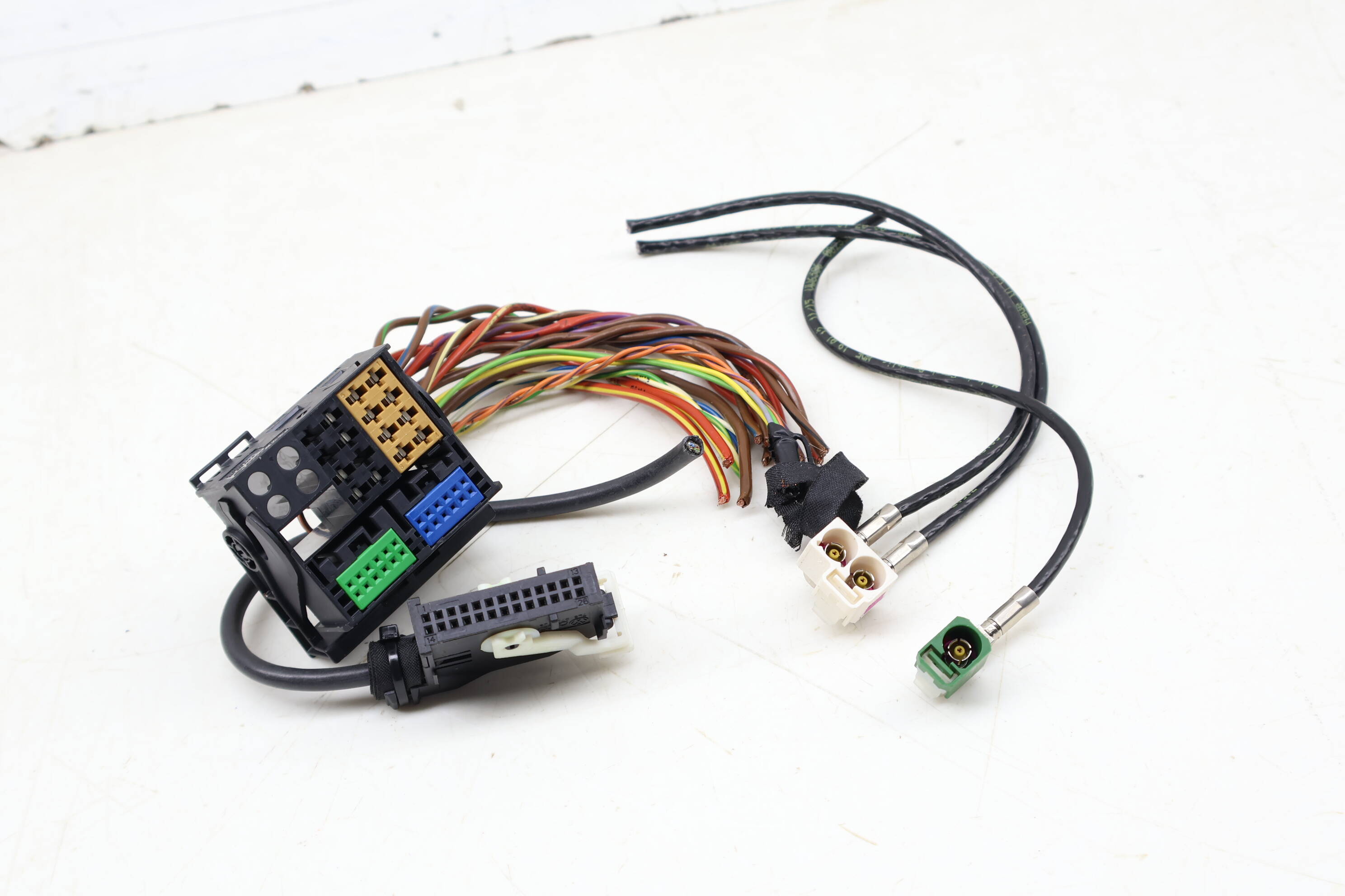 Premium 8 Stereo / Radio Wiring Harness Connector / Pigtail Set