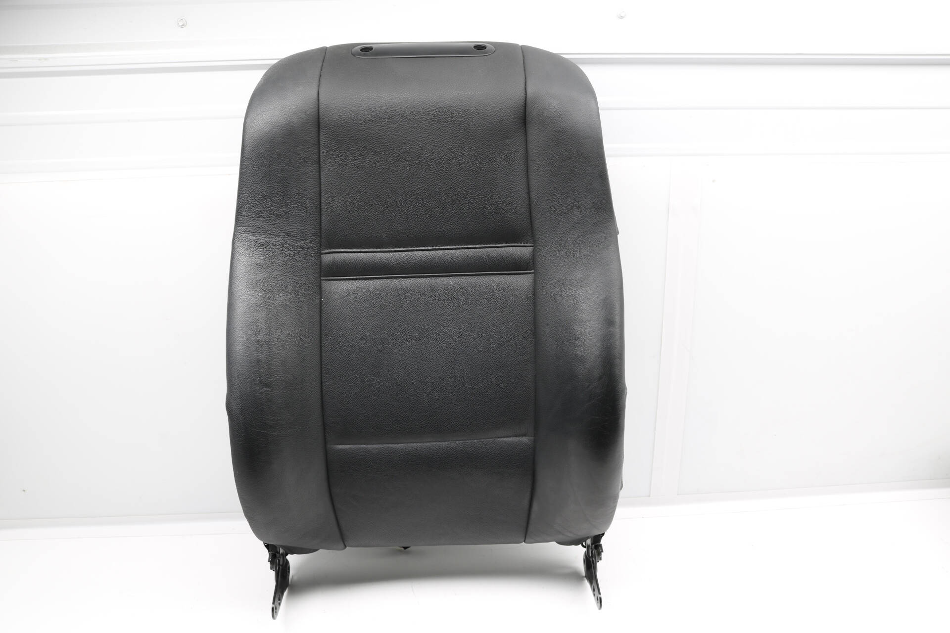 Upper&#x20;Seat&#x20;Backrest&#x20;Cushion&#x20;Assembly&#x20;&#x28;Leather&#x29;&#x20;52106973445