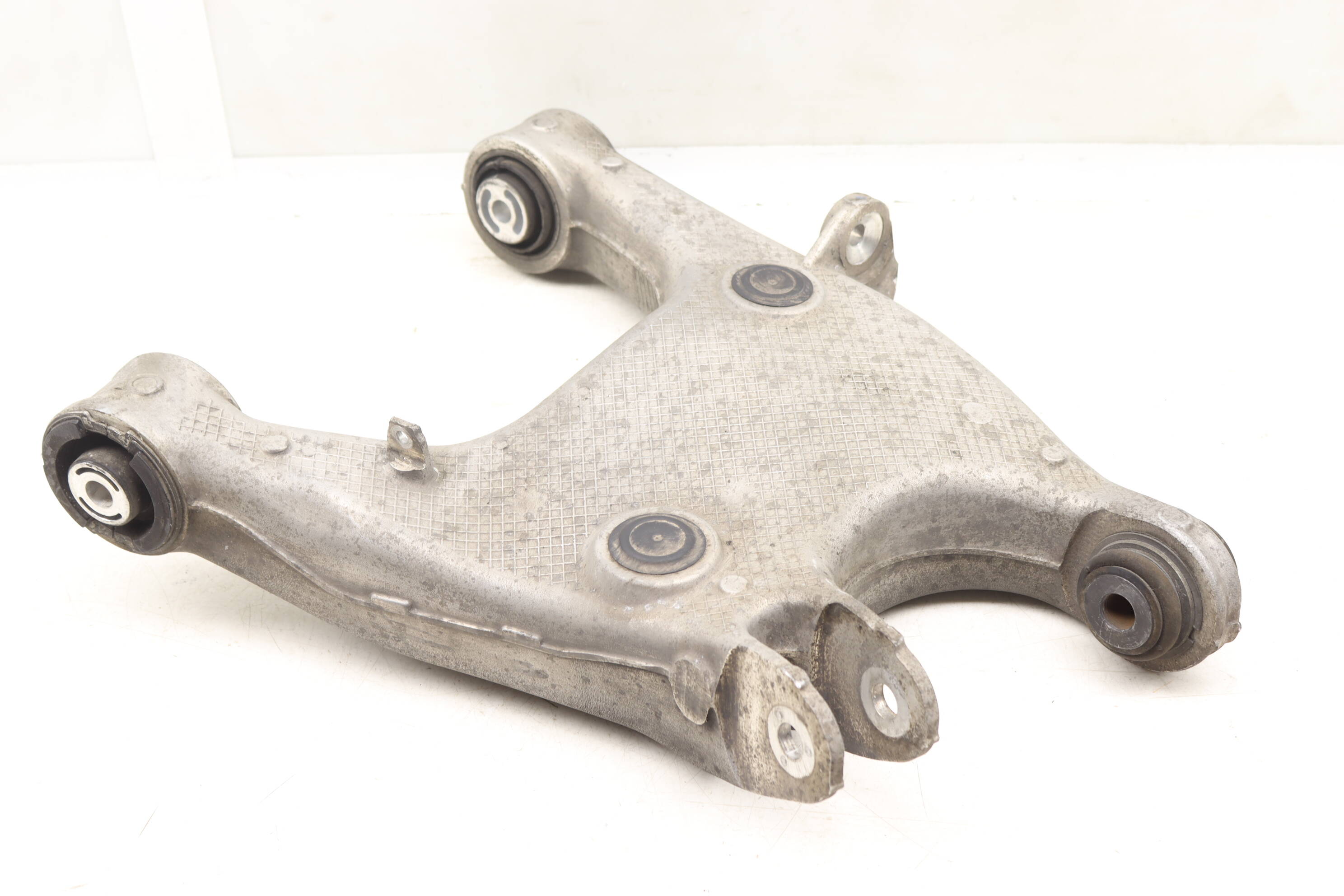 Lower Control Arm 33326794875