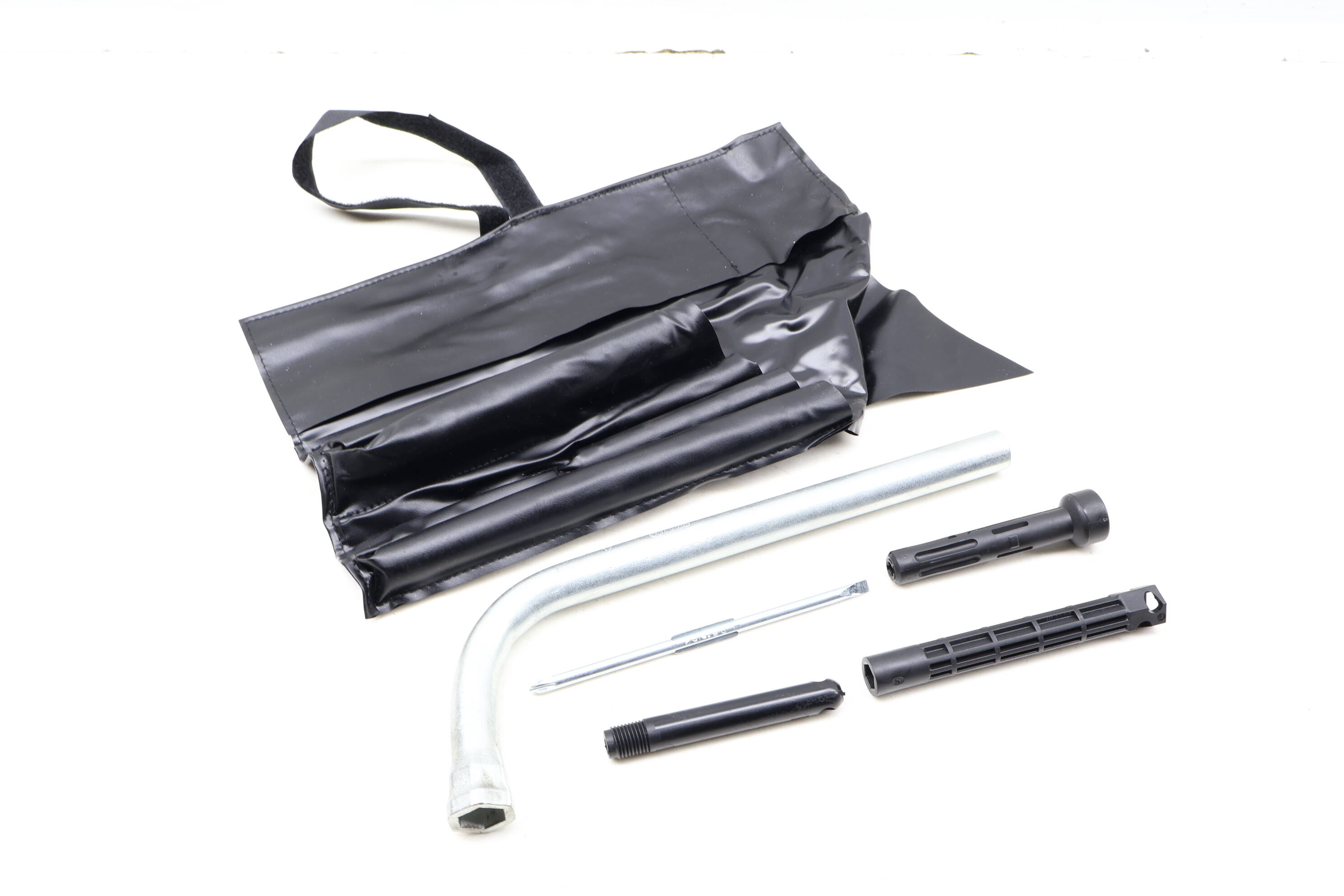 Tool Kit Bag W/ Tools 8V0012115