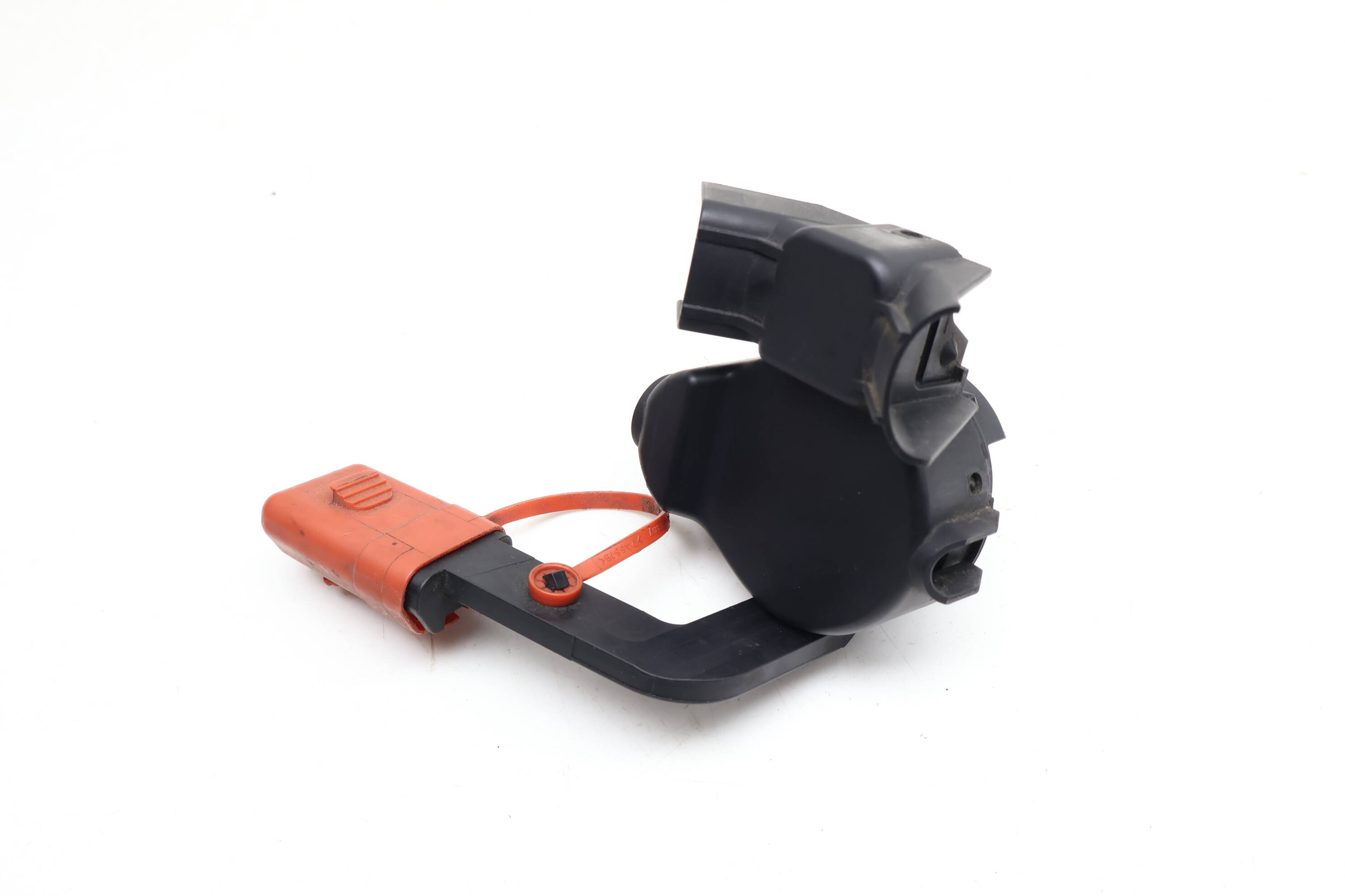 Ignition Distributor / Battery Terminal 61149144884