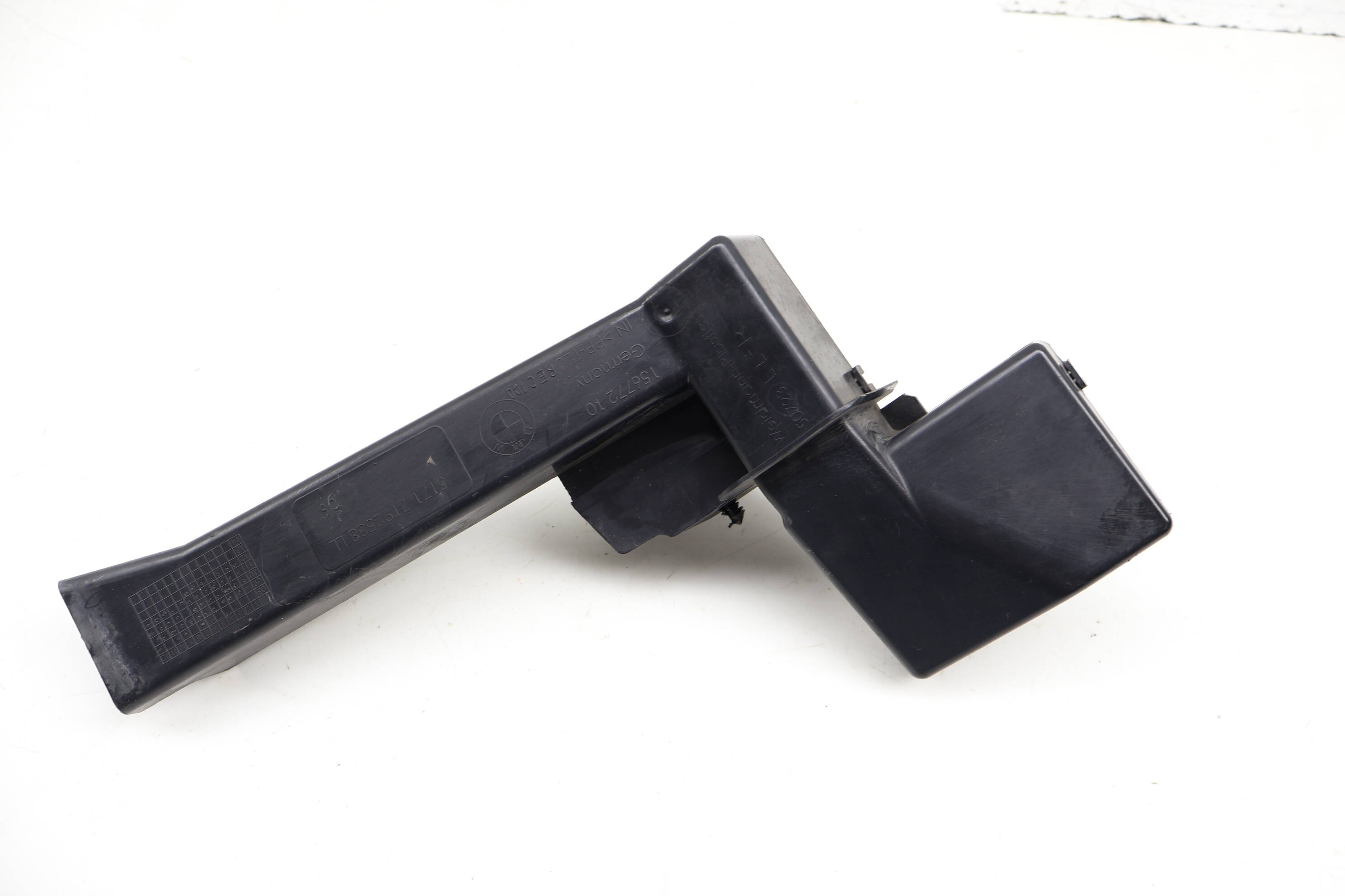 Windshield Cowl / Water Drain 51717192538