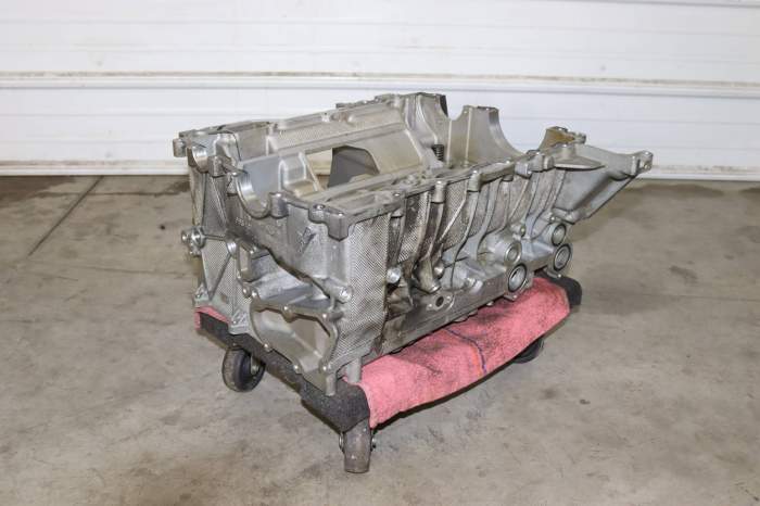 Engine Short Block / Crankcase 98710190101 main product photo