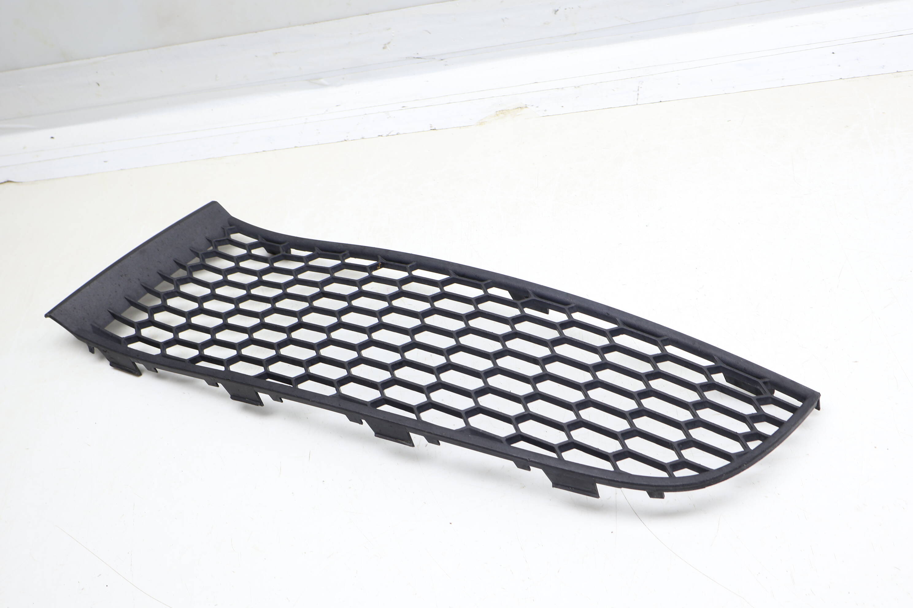 Lower Bumper Grille (M Sport) 51117903673