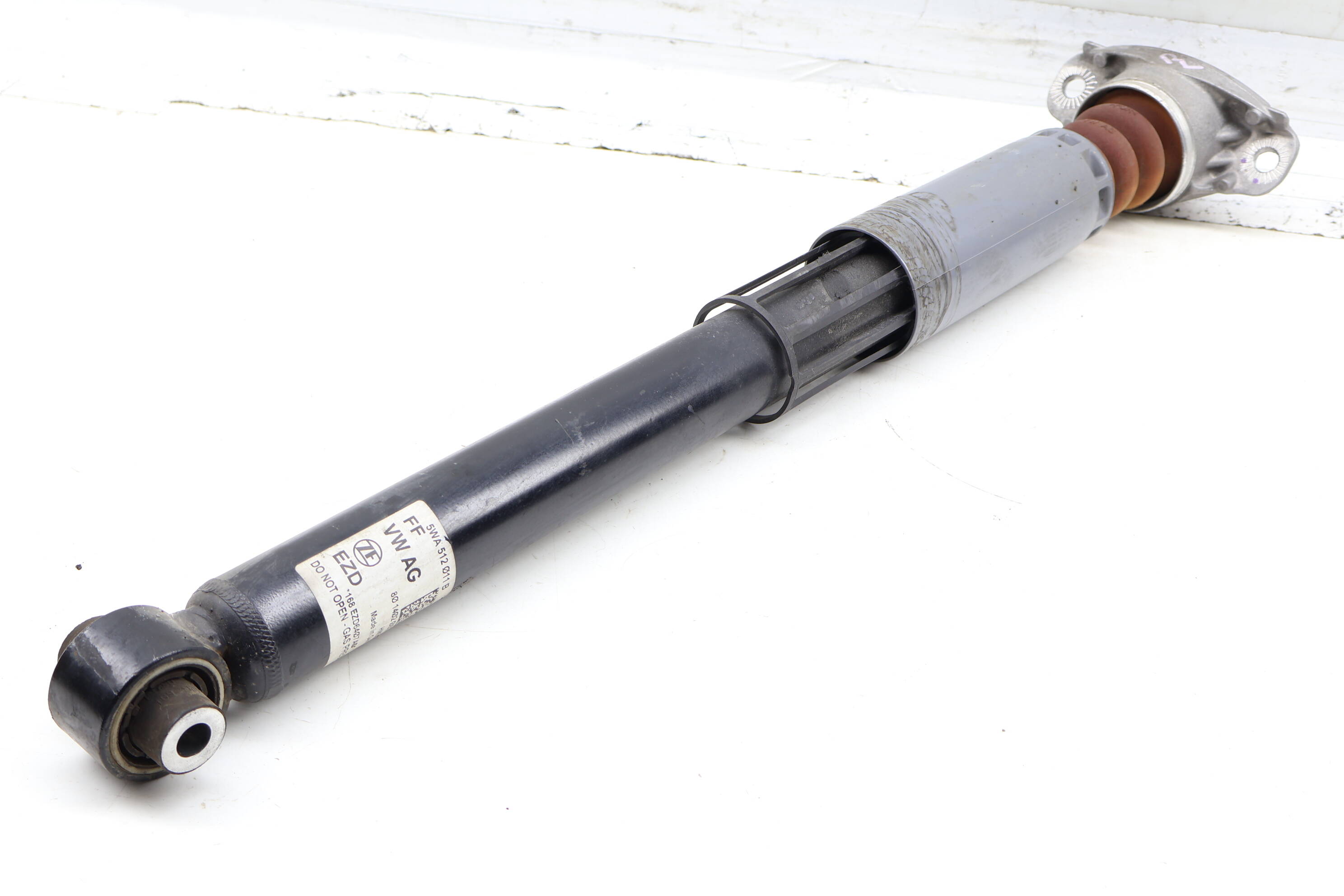 Strut / Shock Absorber 5WA512011B