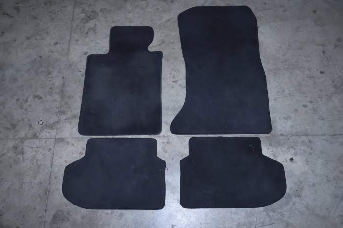 Complete Carpet Floor Mat Set 51477351387 main product photo