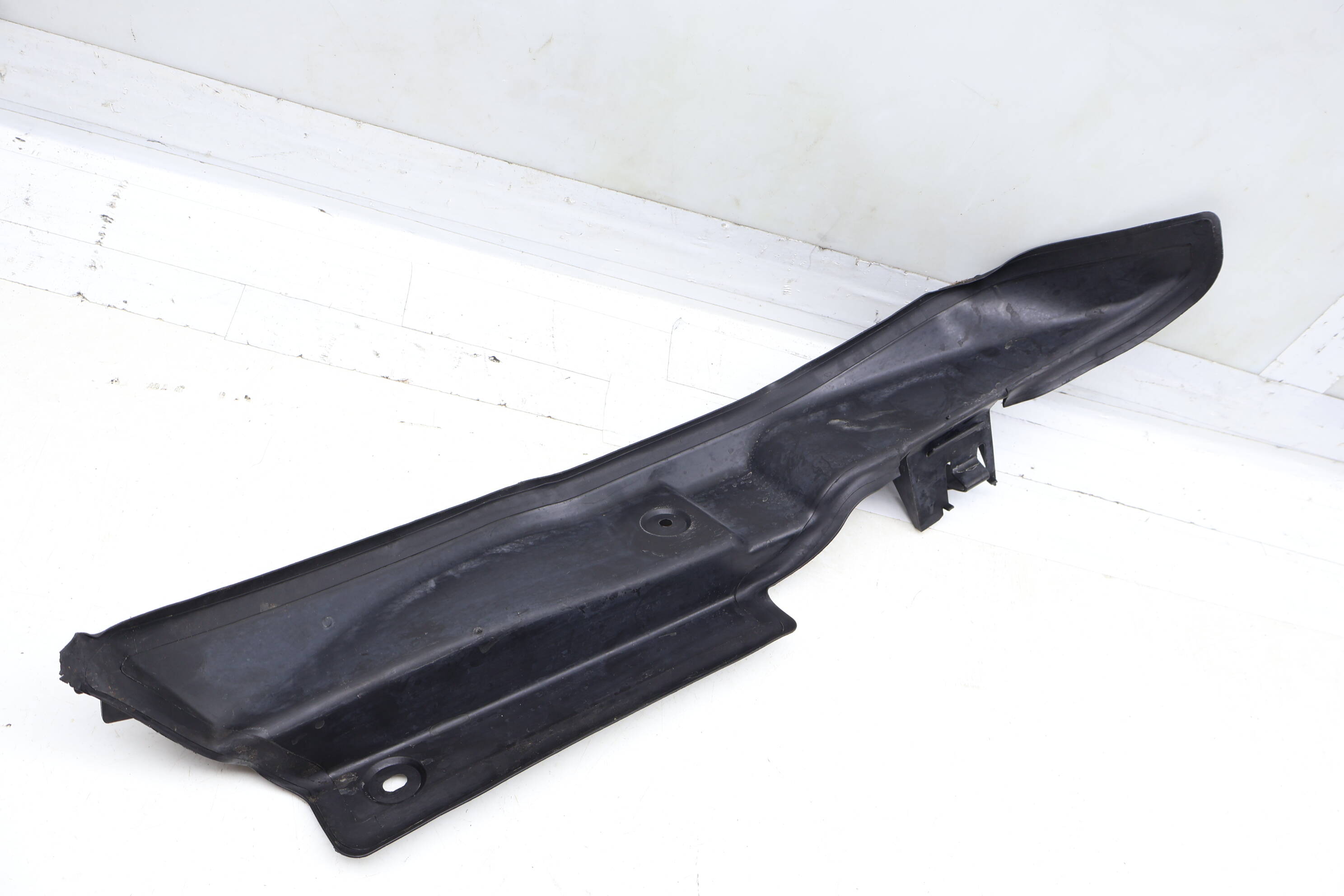 Inner Fender End Plate / Cover 3B0821111B