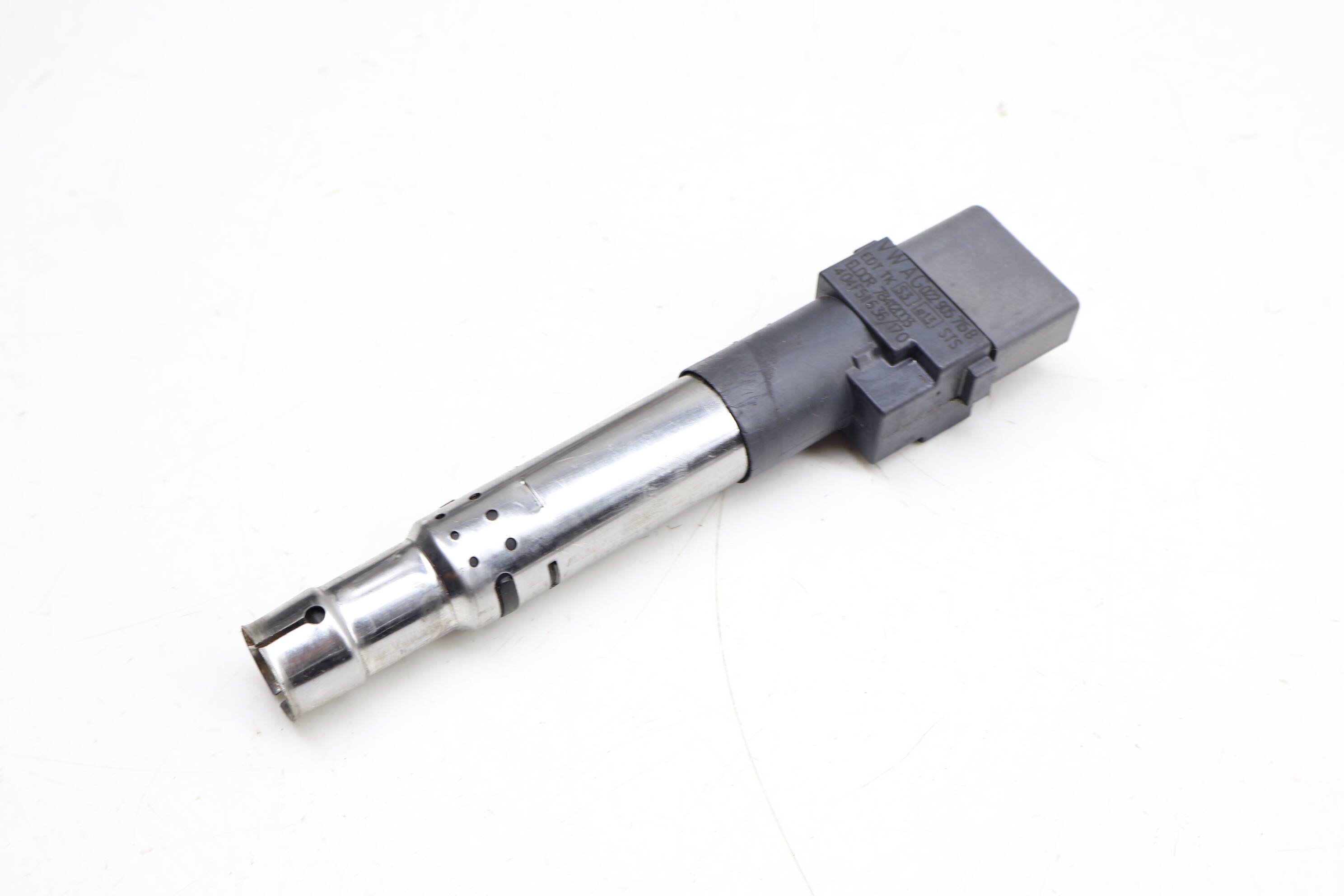 Ignition Coil Pack 022905715B 95860210100