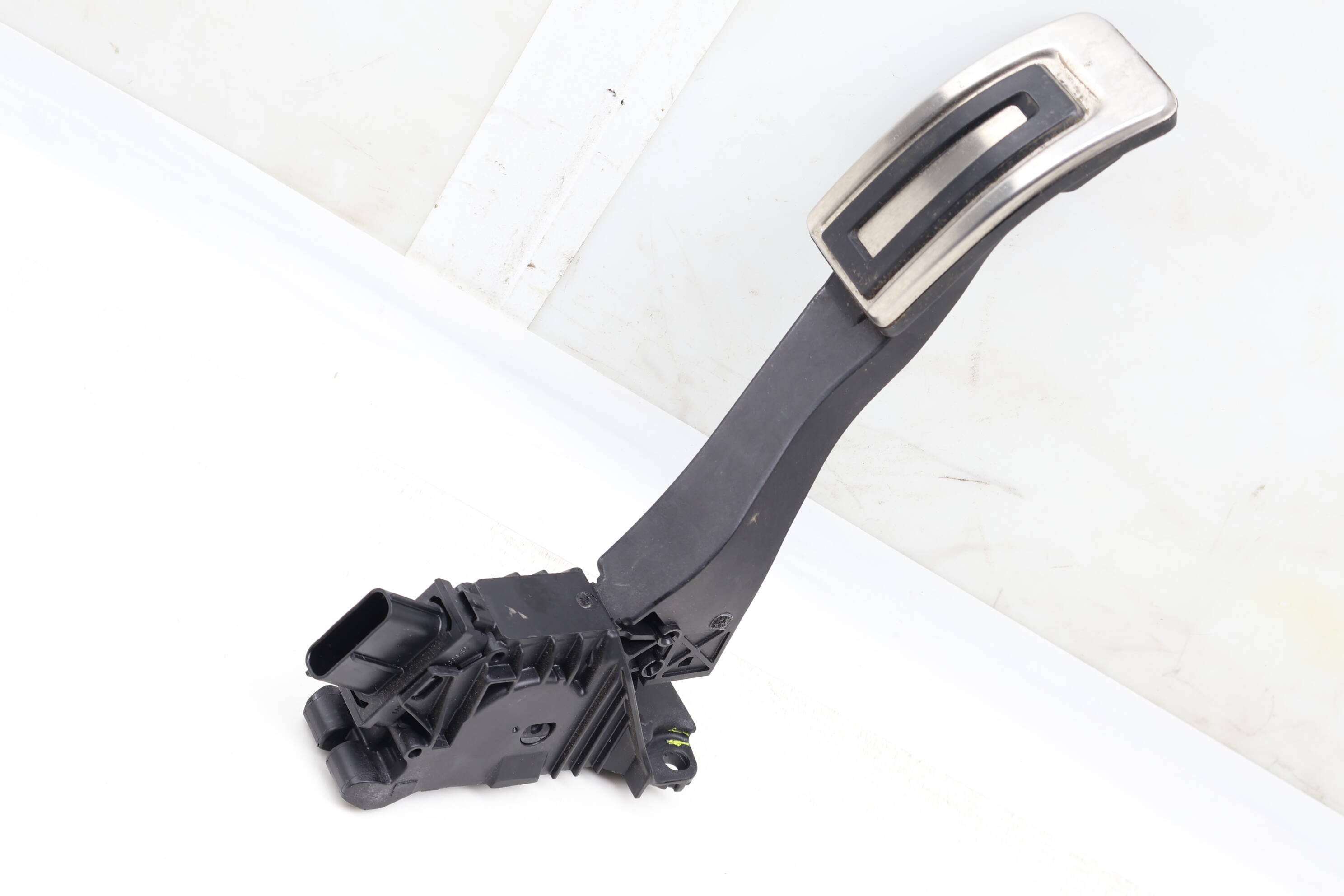 Gas Pedal / Accelerator Module 5QN723503