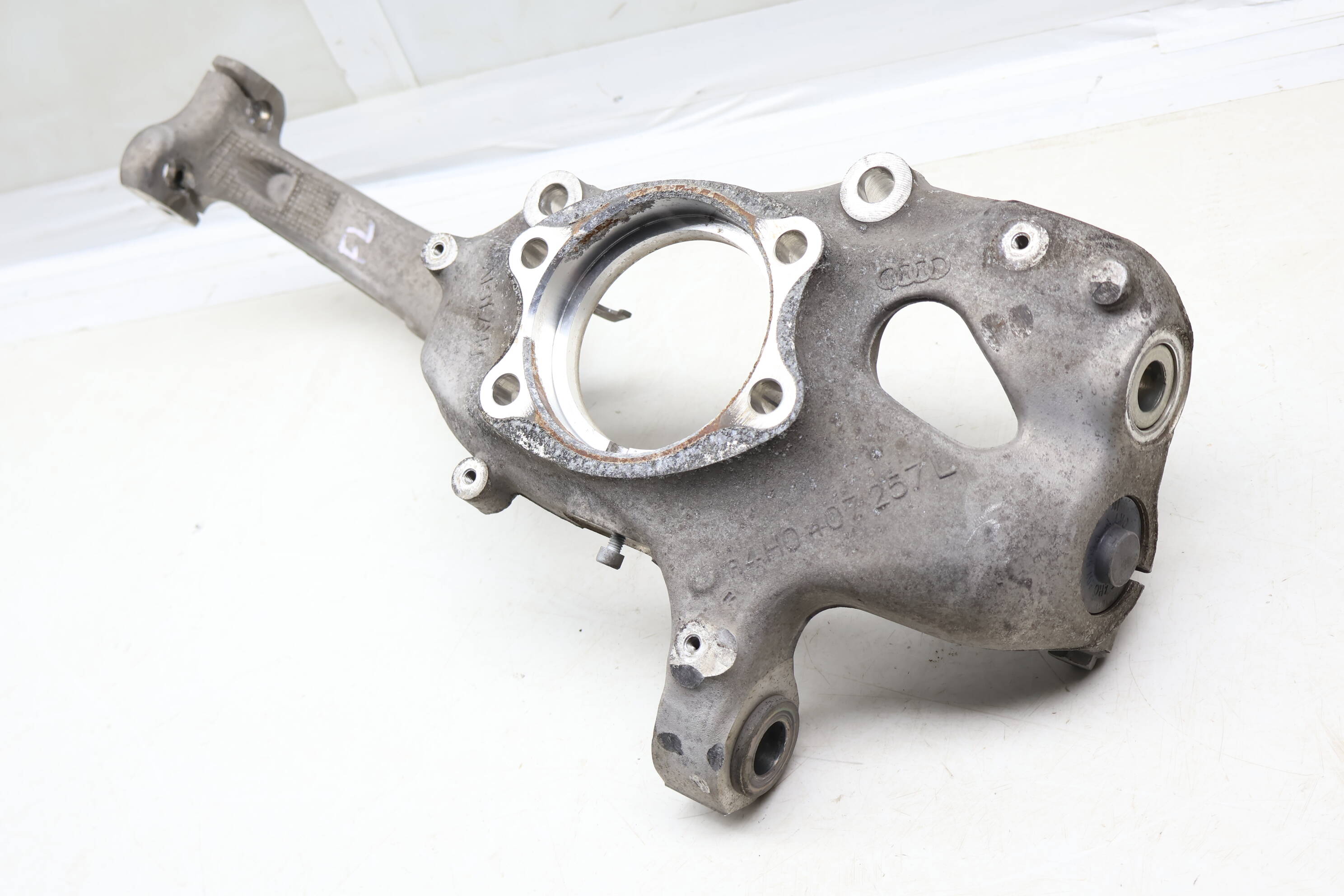 Spindle Knuckle / Wheel Bearing Housing 4H0407257L